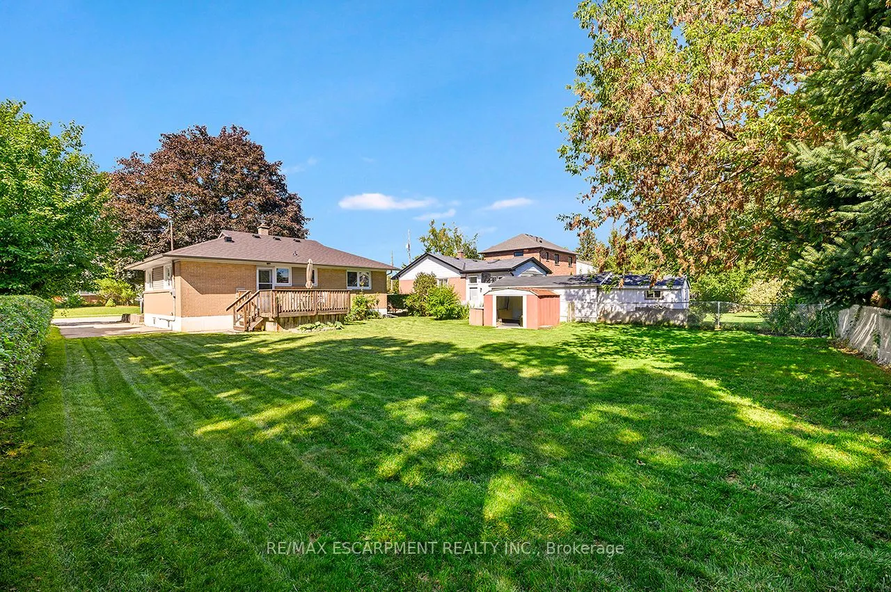 207 Elmwood Crescent