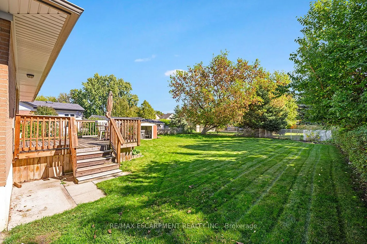 207 Elmwood Crescent