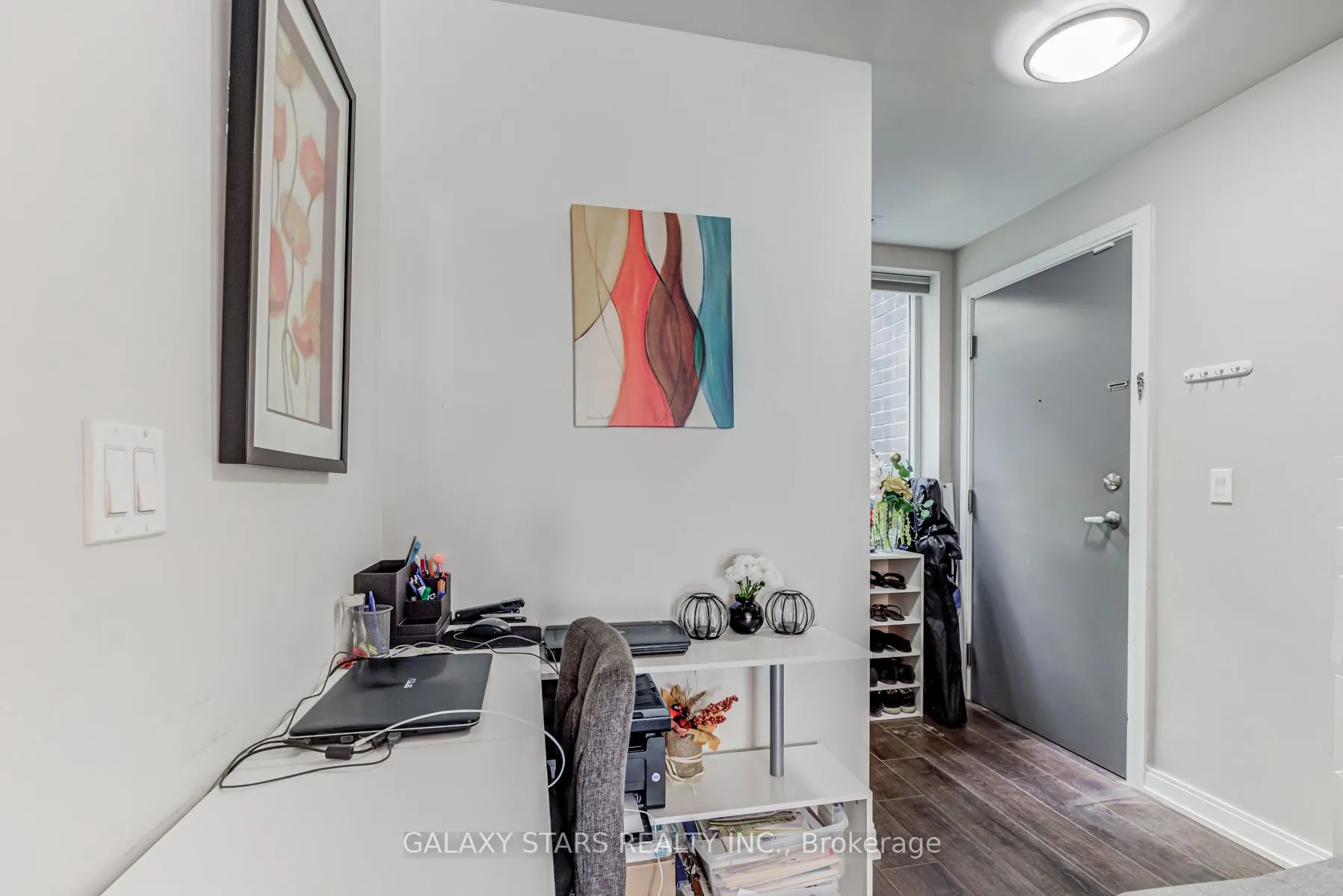 760 The Queensway, #212