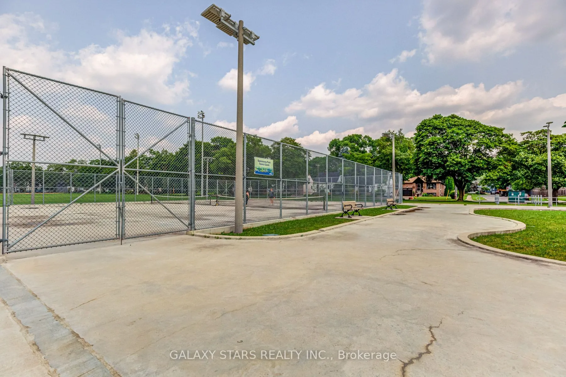 760 The Queensway, #212