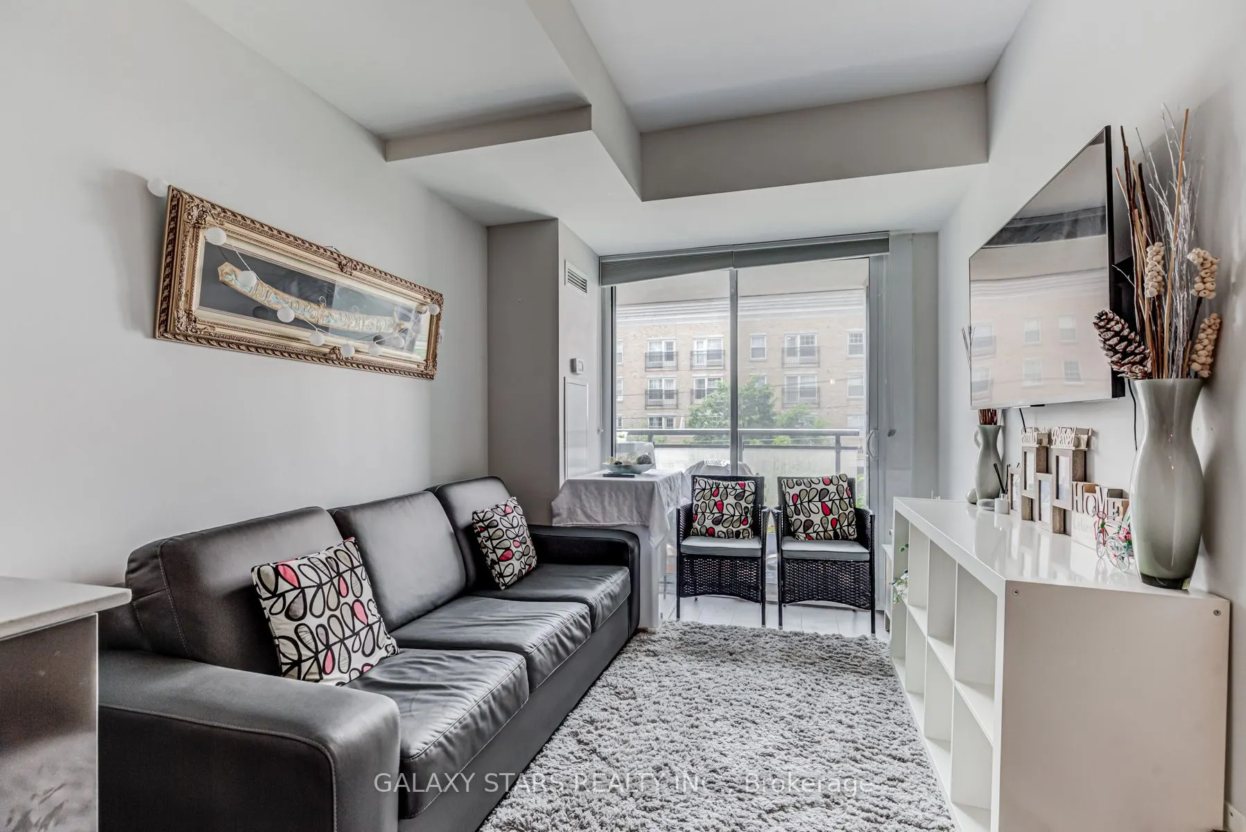 760 The Queensway, #212
