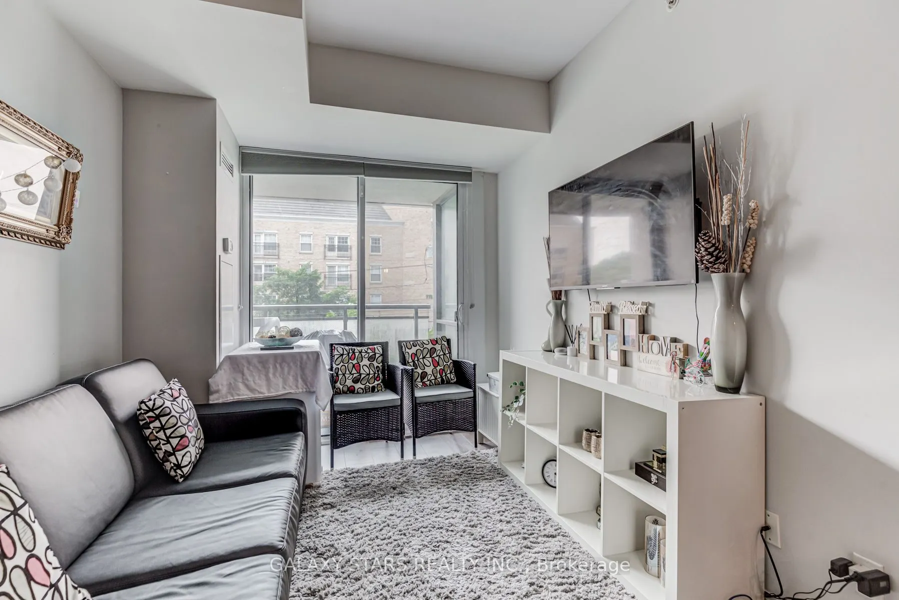 760 The Queensway, #212