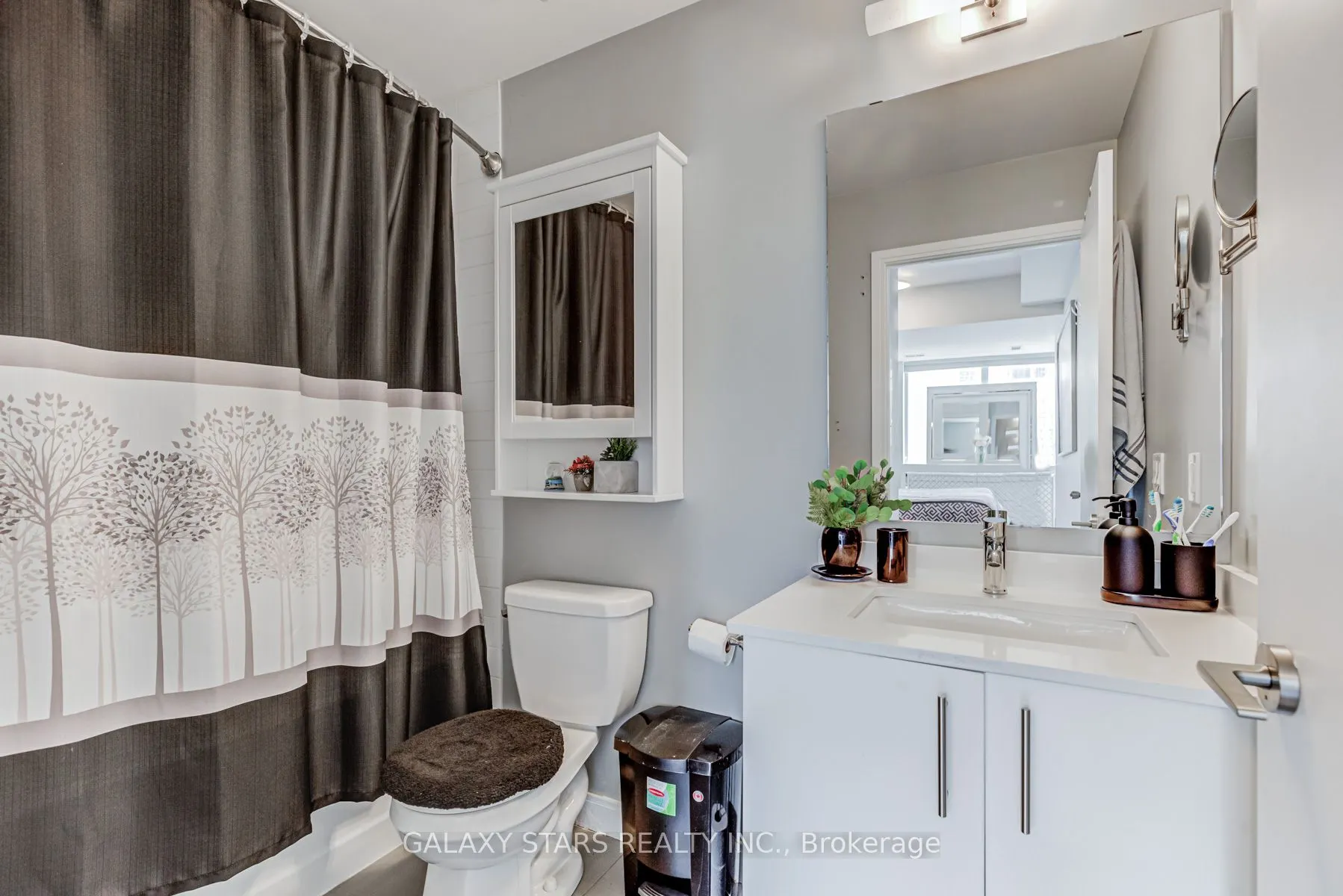 760 The Queensway, #212