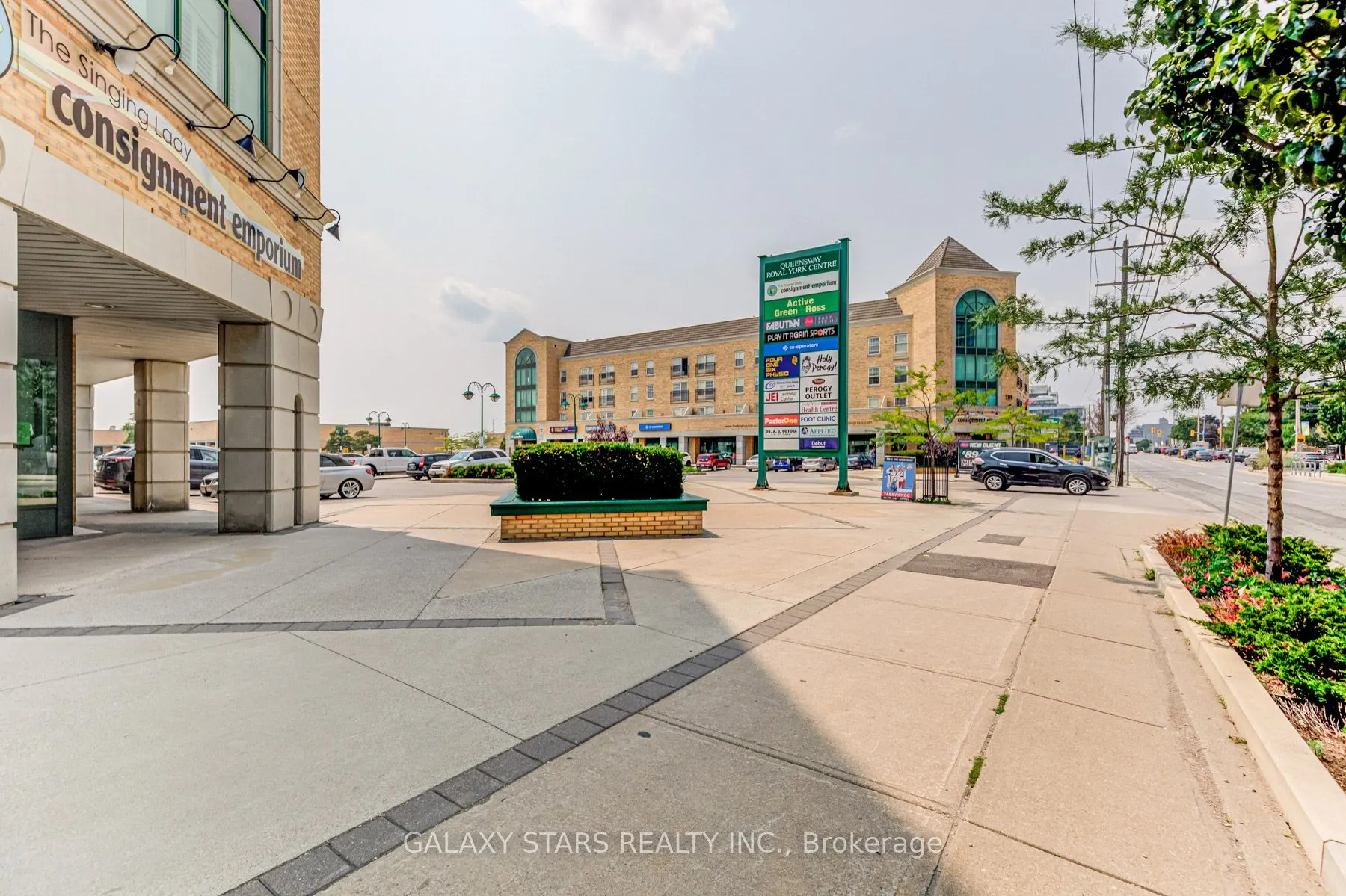 760 The Queensway, #212