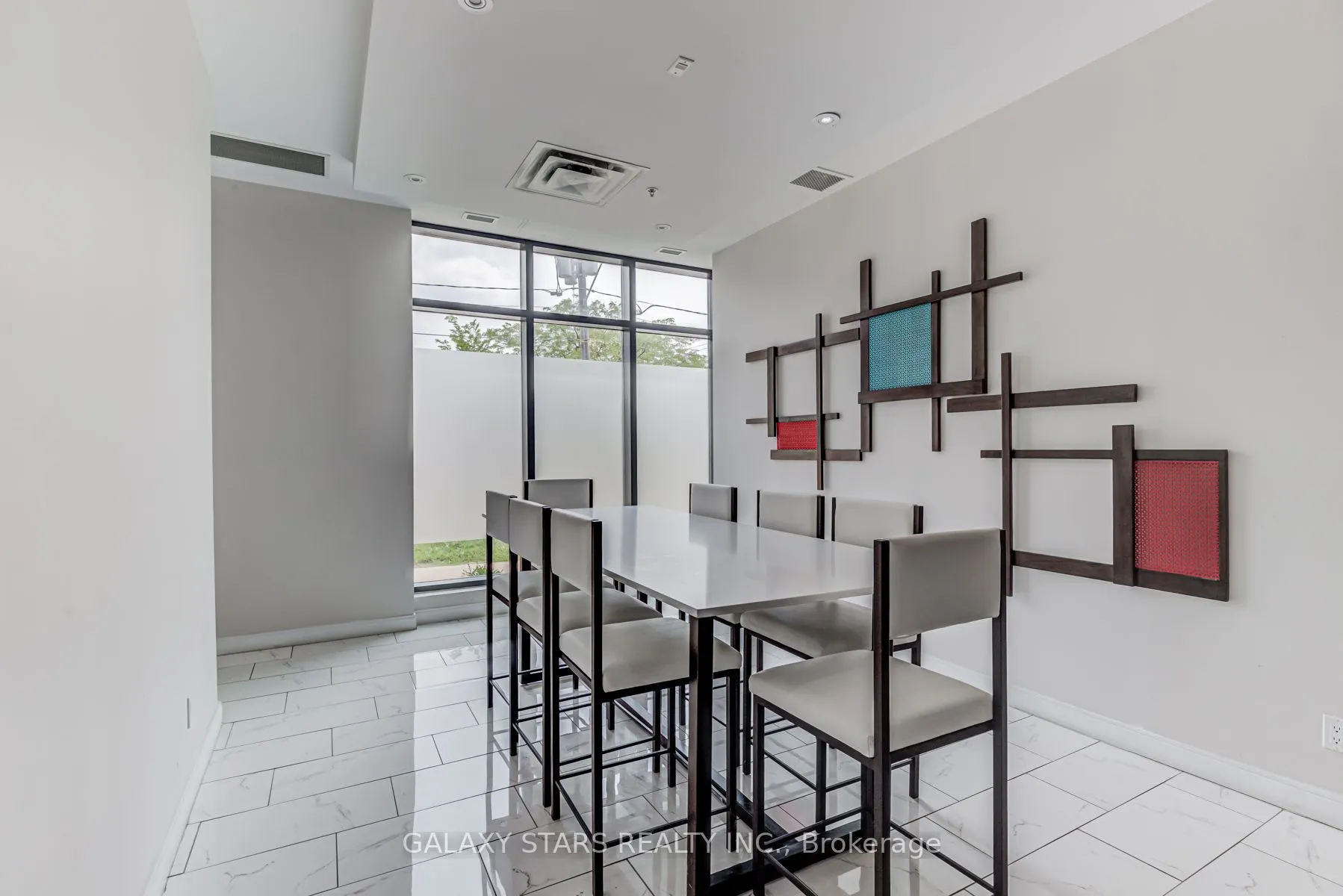 760 The Queensway, #212
