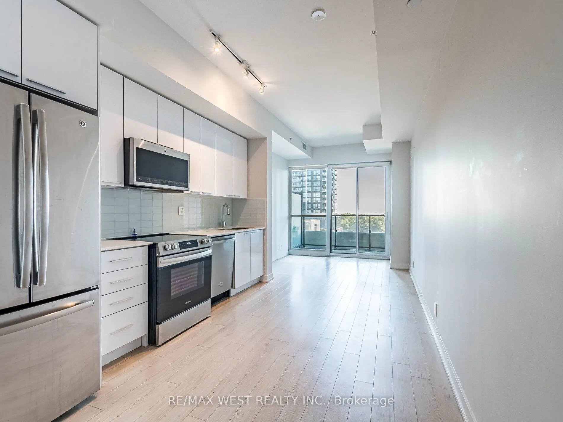 10 Park Lawn Road, #602