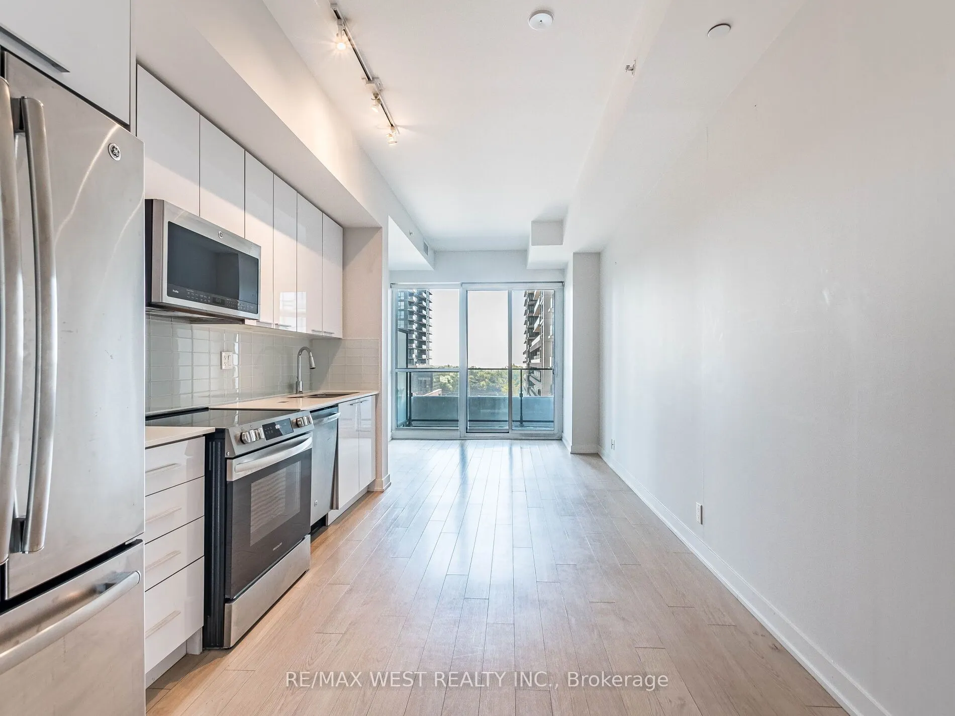 10 Park Lawn Road, #602