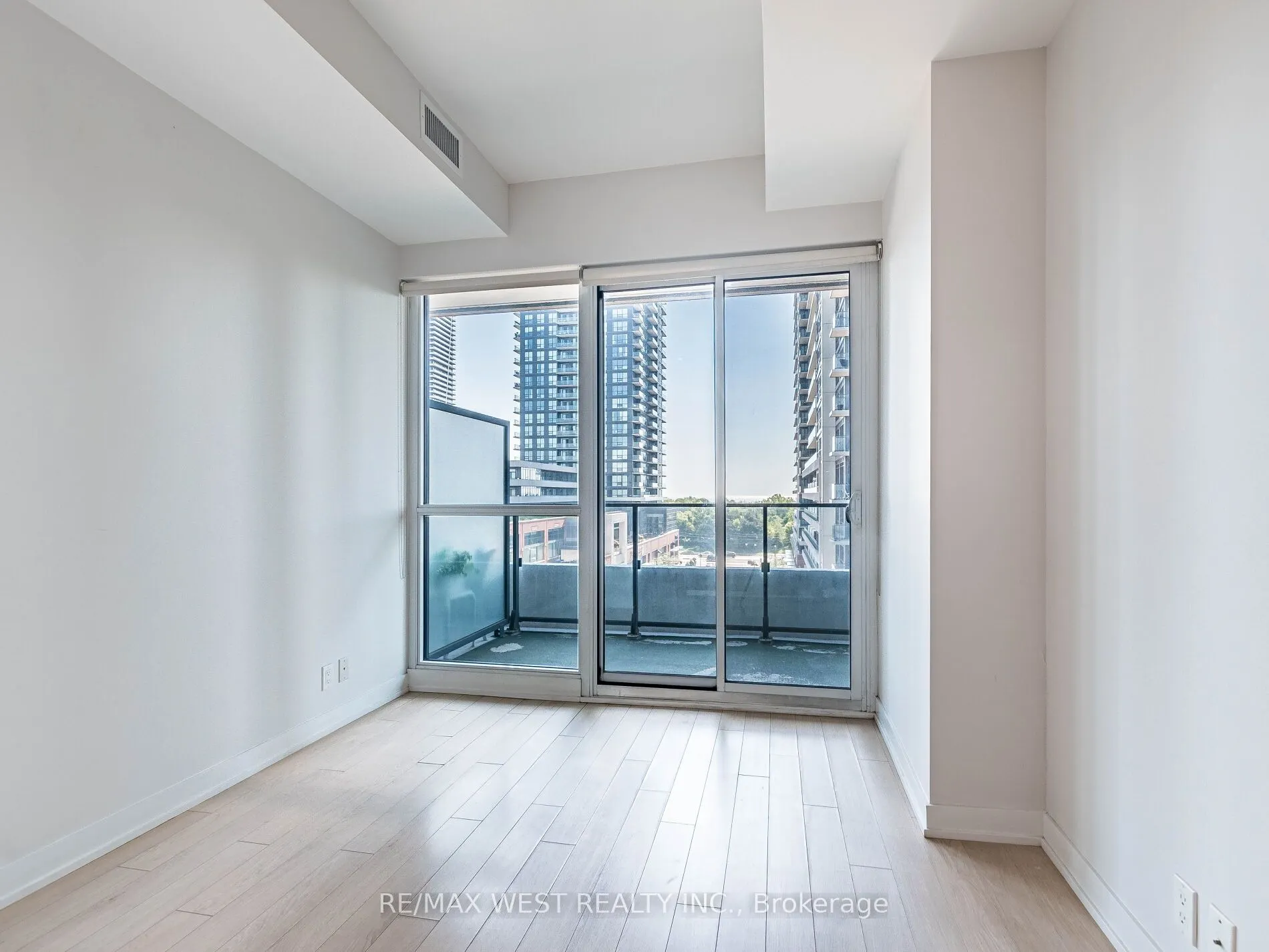 10 Park Lawn Road, #602