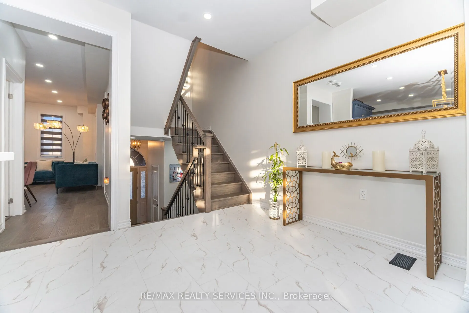 42 Meadowcreek Road