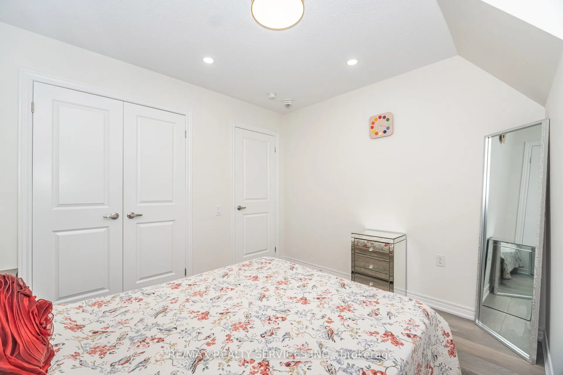 42 Meadowcreek Road