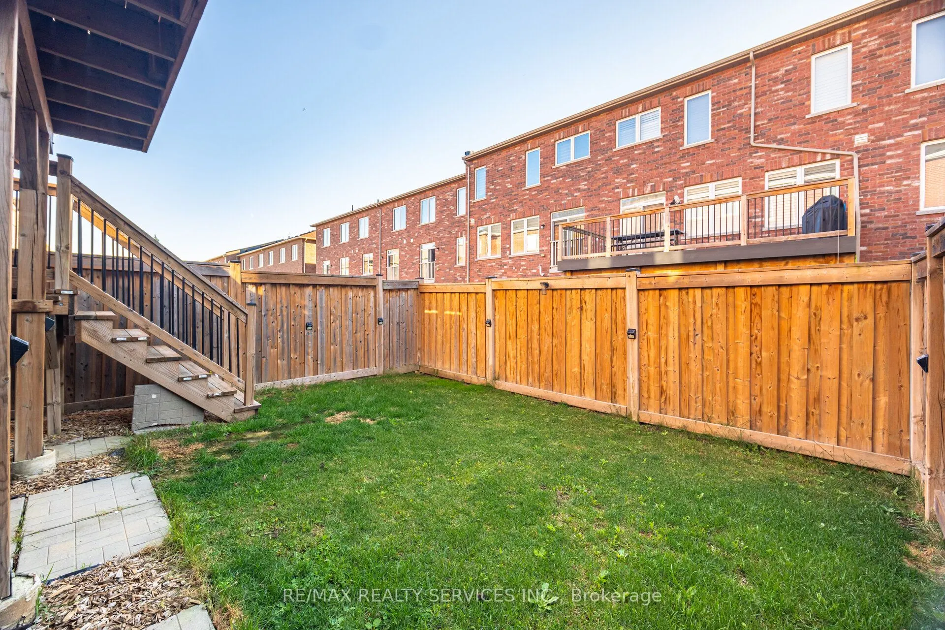 42 Meadowcreek Road