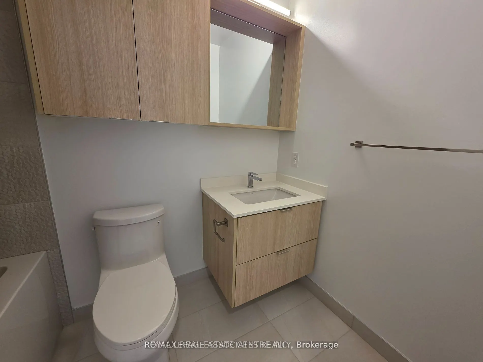 5105 Hurontario Street, #524