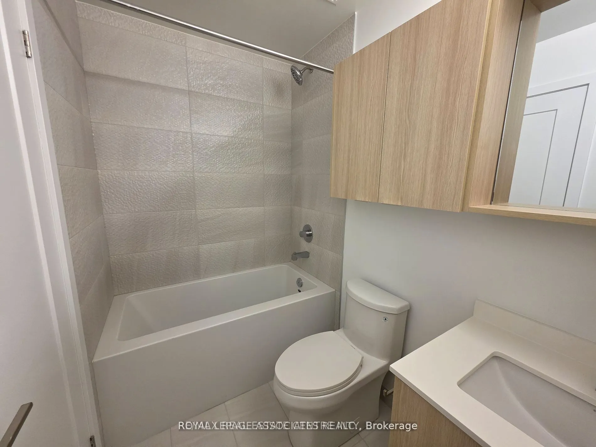 5105 Hurontario Street, #524