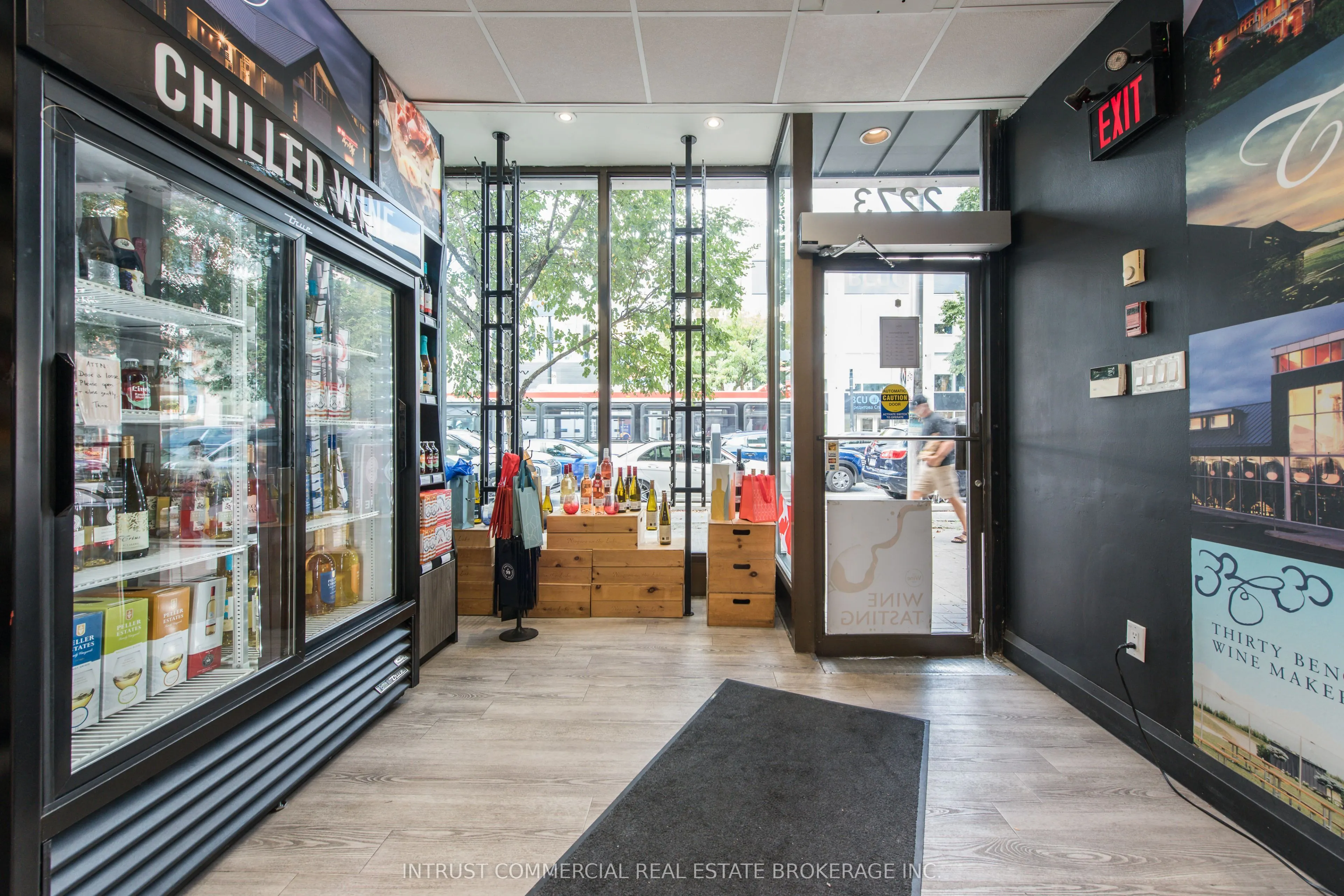 2273 Bloor Street W