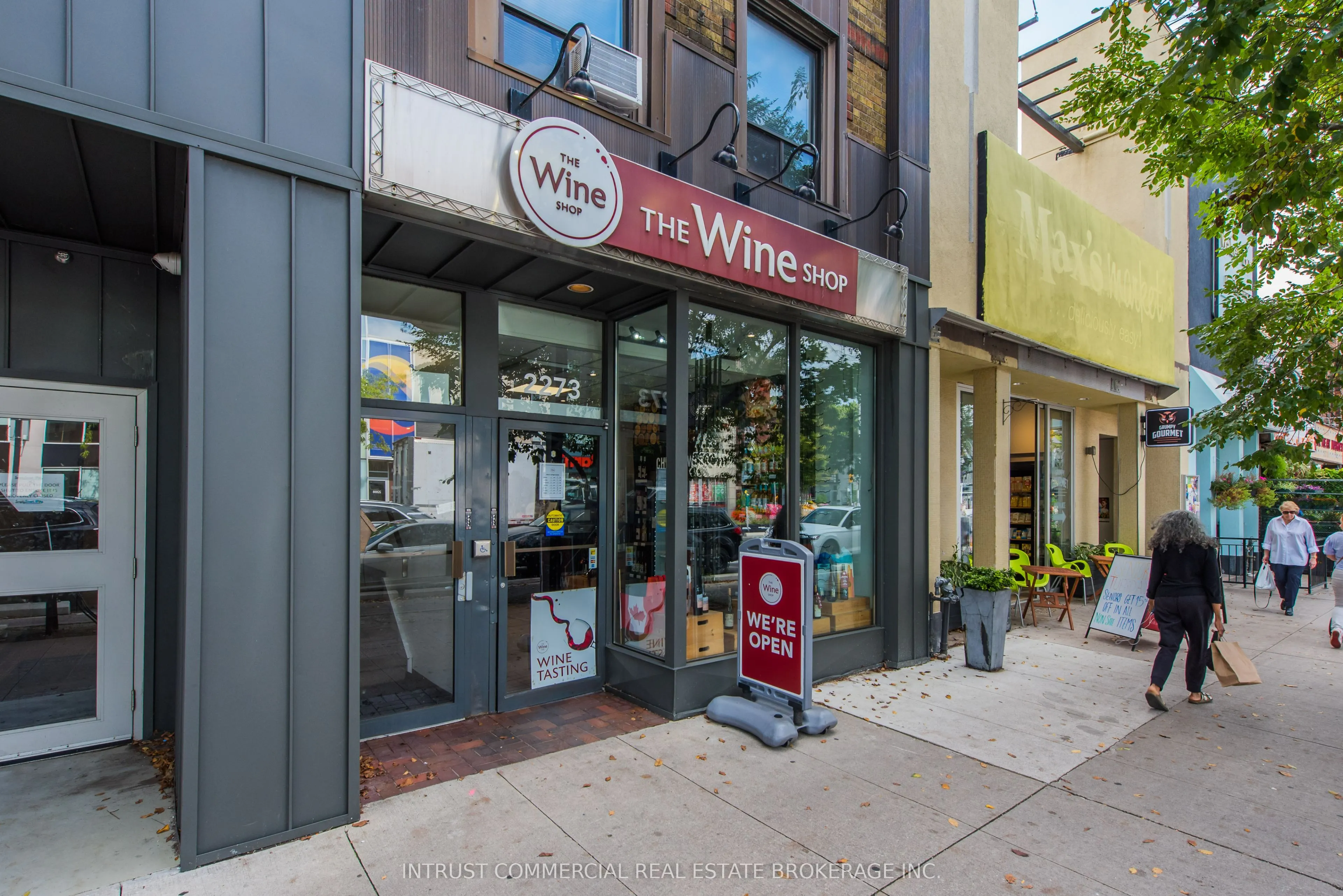 2273 Bloor Street W