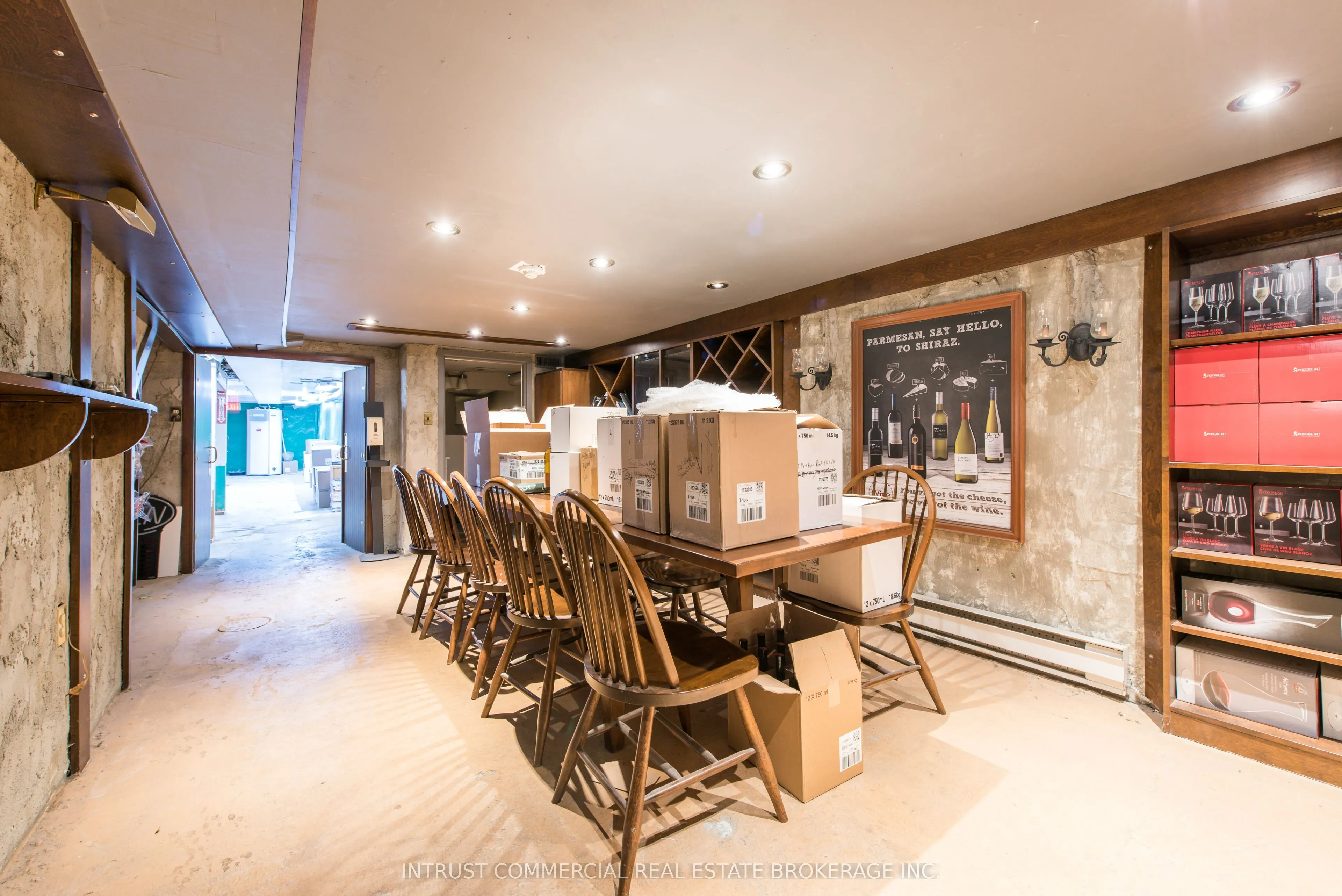 2273 Bloor Street W