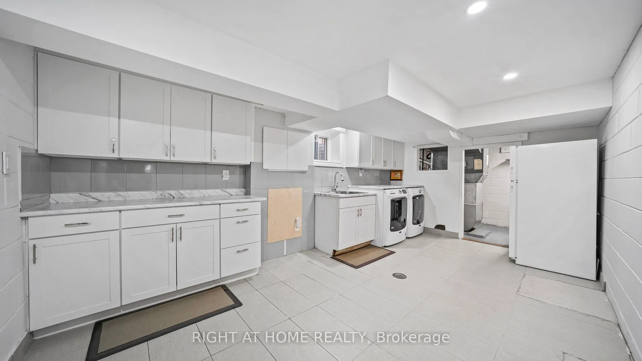 17 Glen Meadow Court