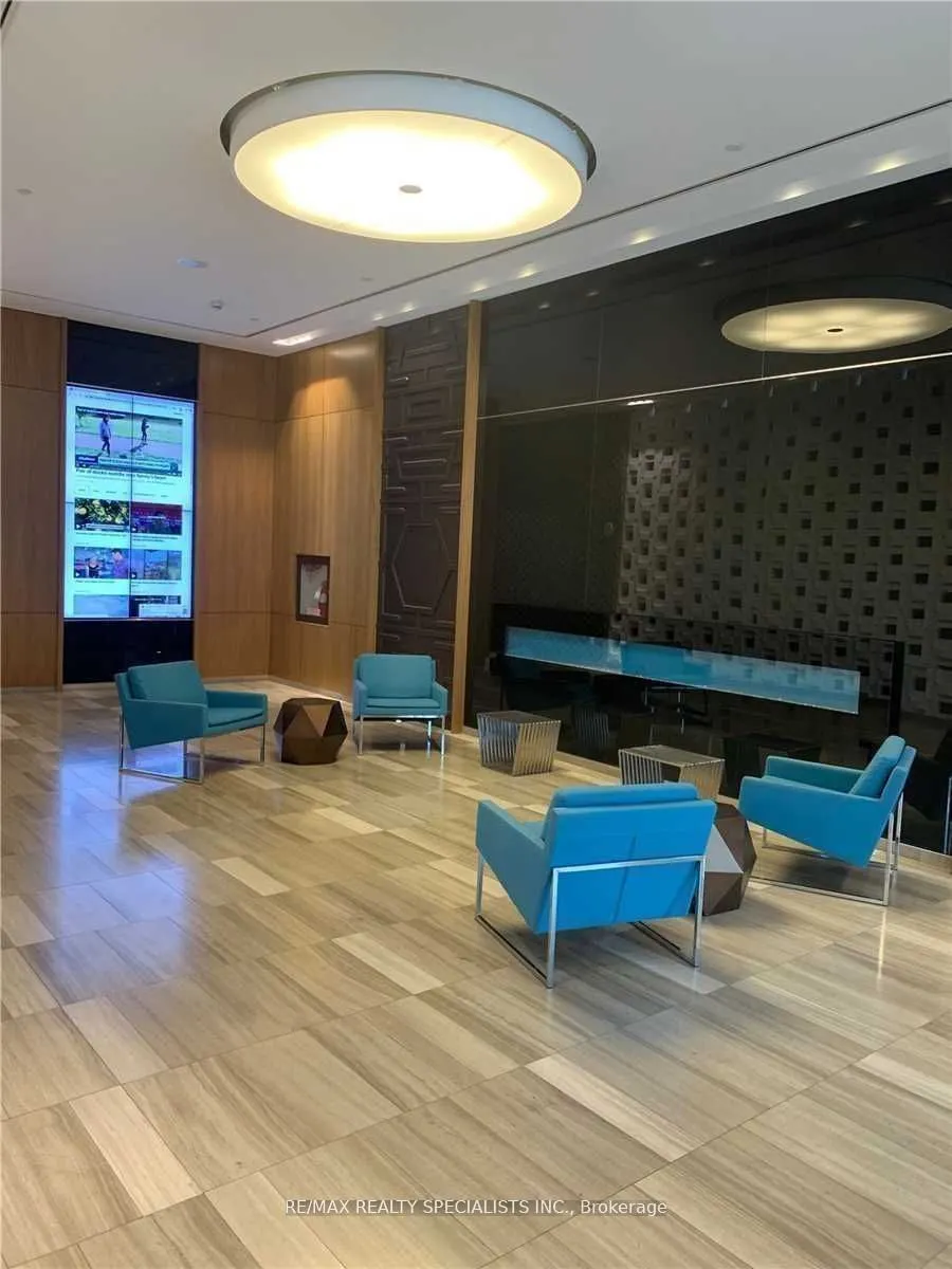 36 Park Lawn Road, #401