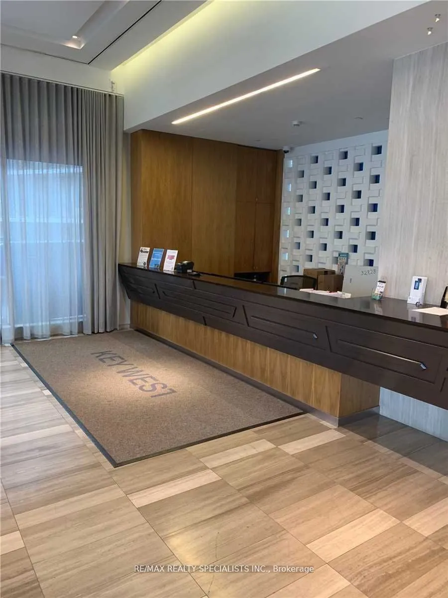 36 Park Lawn Road, #401