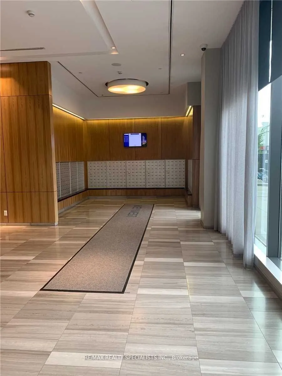 36 Park Lawn Road, #401