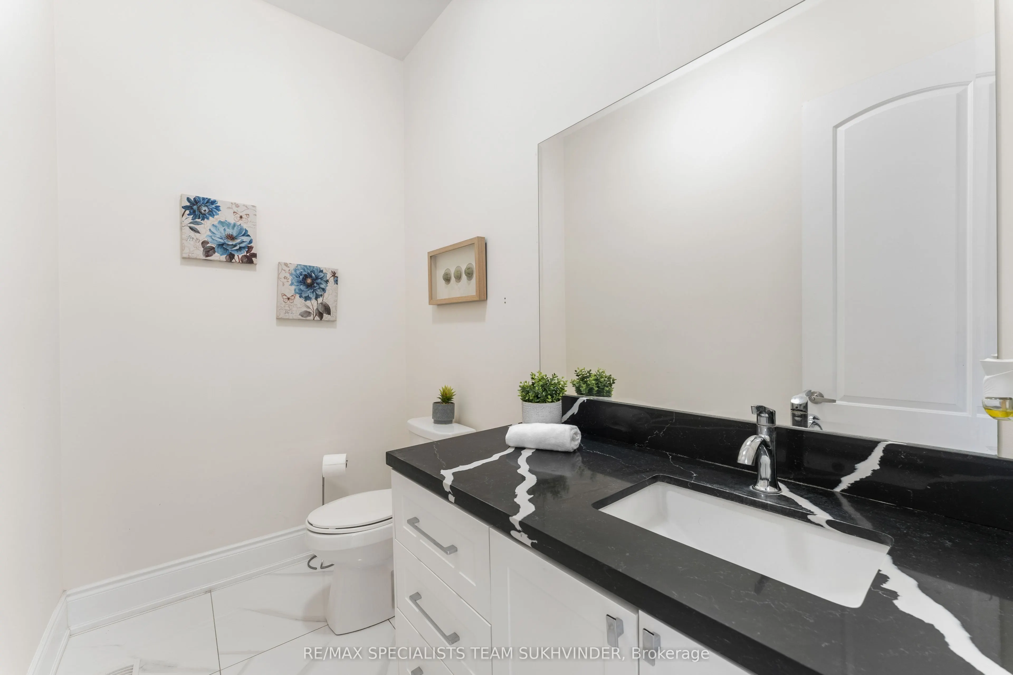 27 Daisy Meadow Crescent