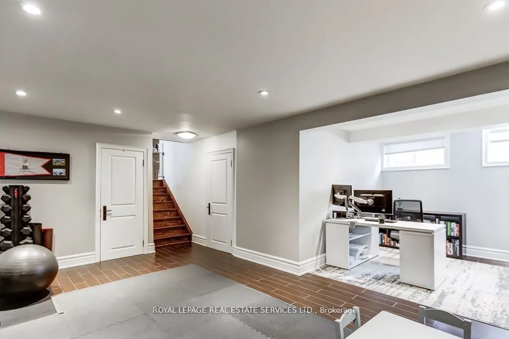 6 Cadman Court
