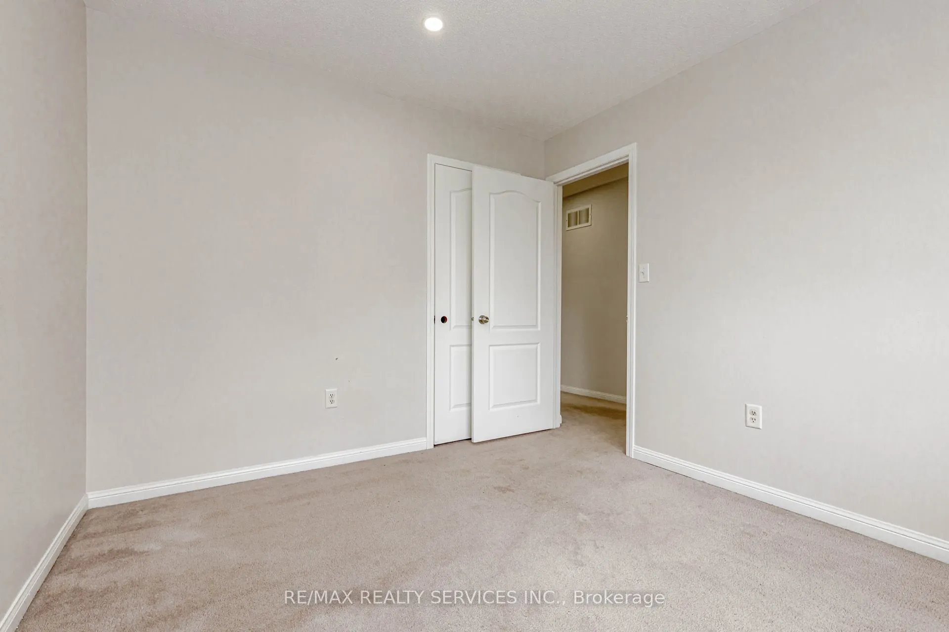 106 Narrow Valley Crescent