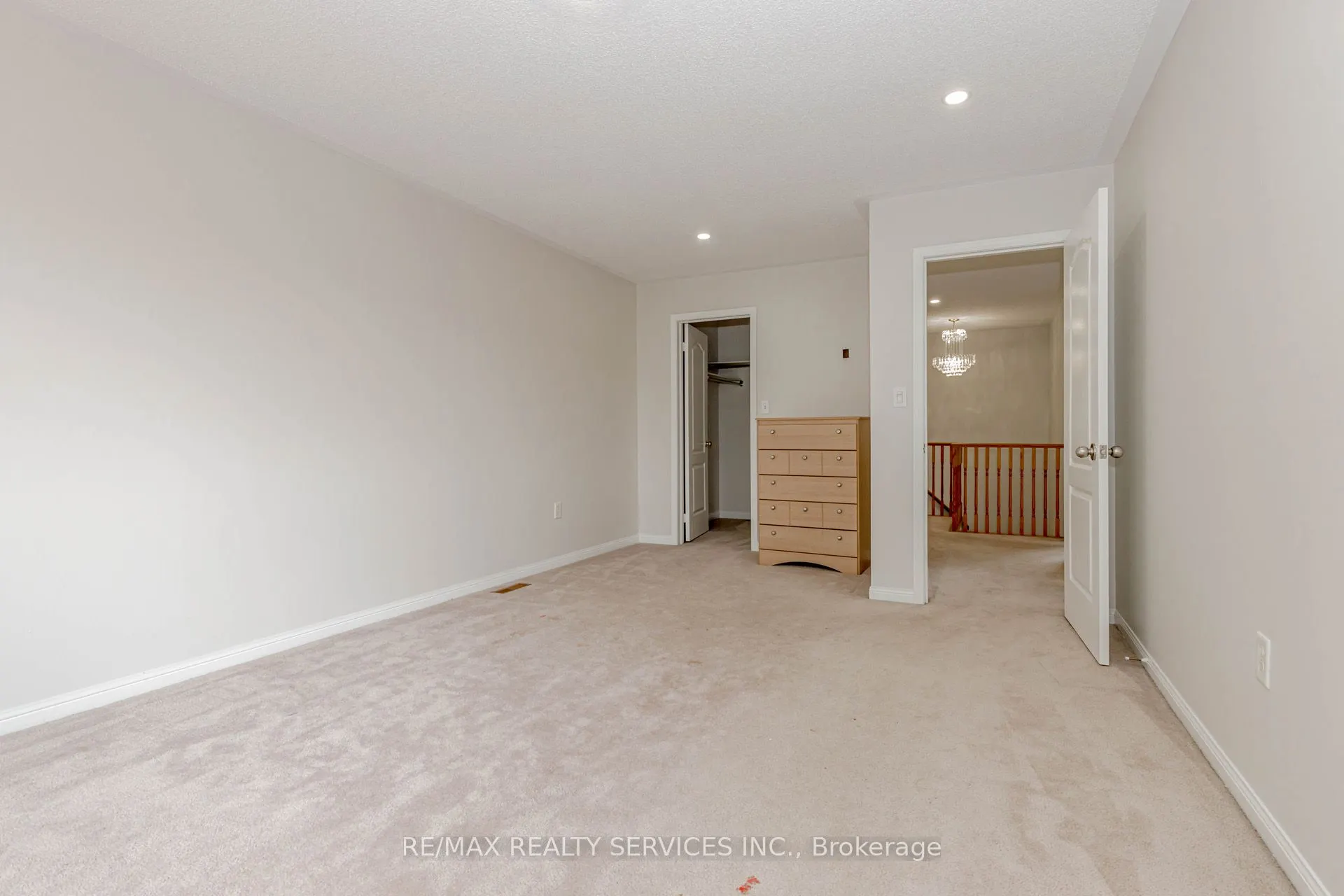 106 Narrow Valley Crescent