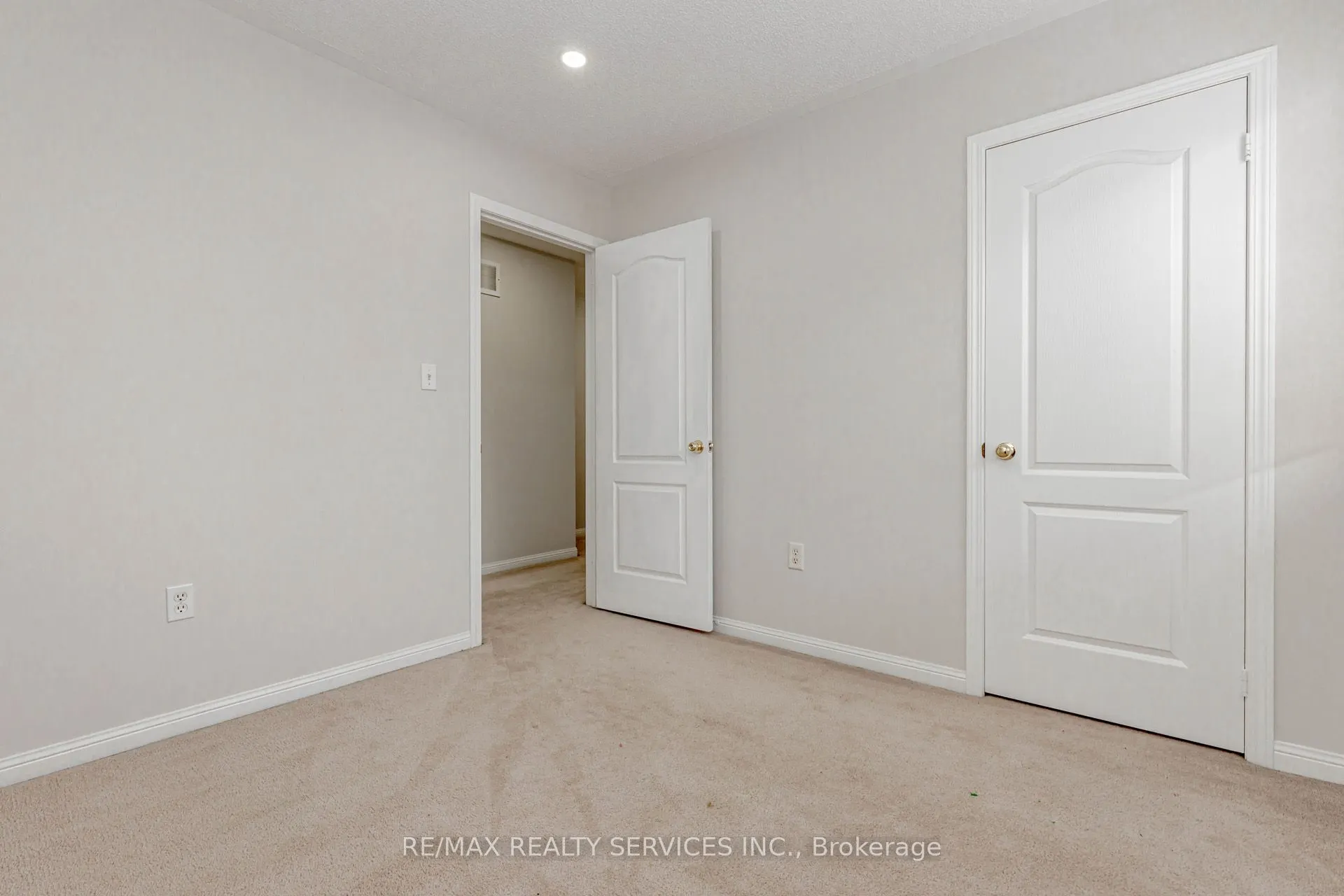 106 Narrow Valley Crescent