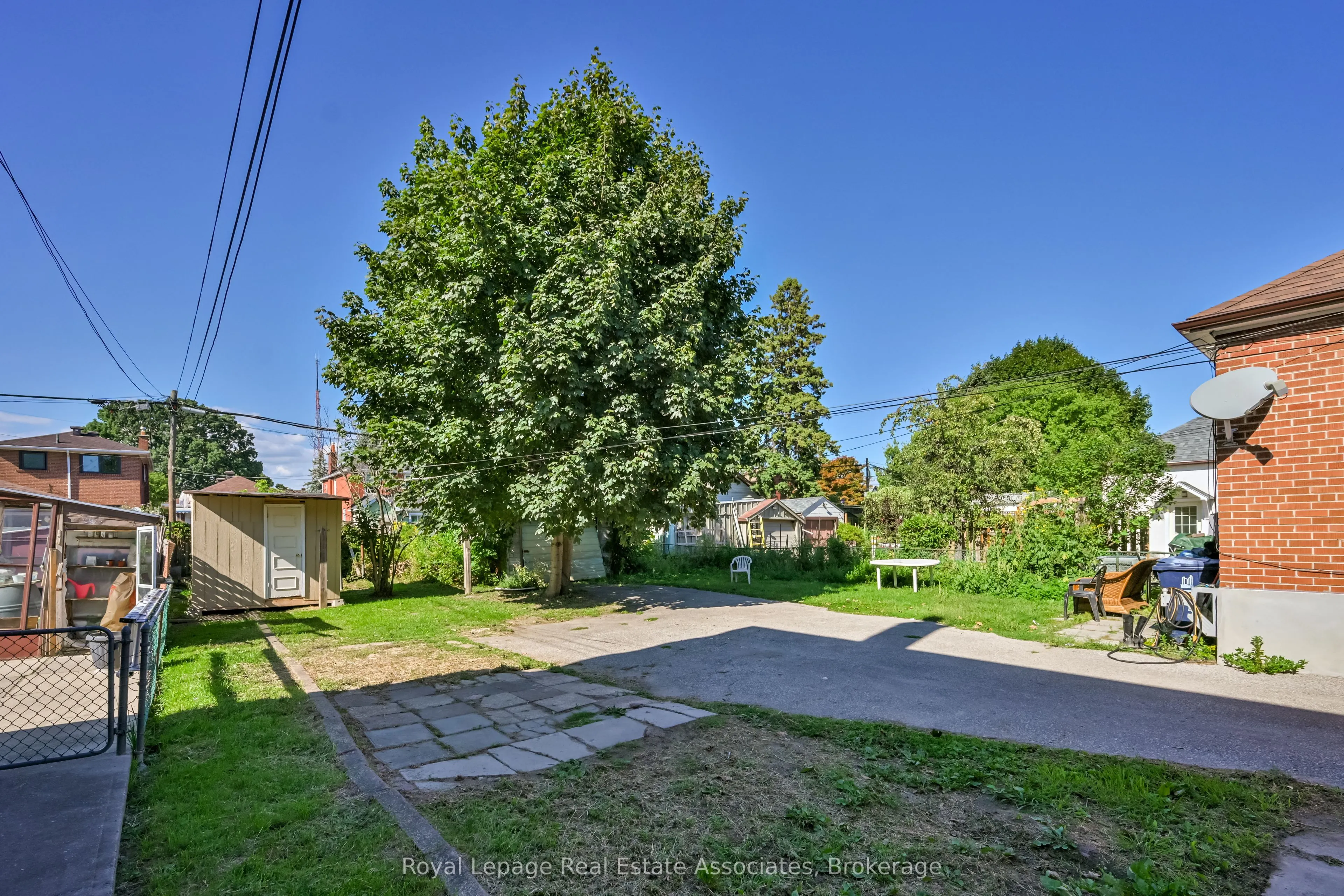 20 East Drive E