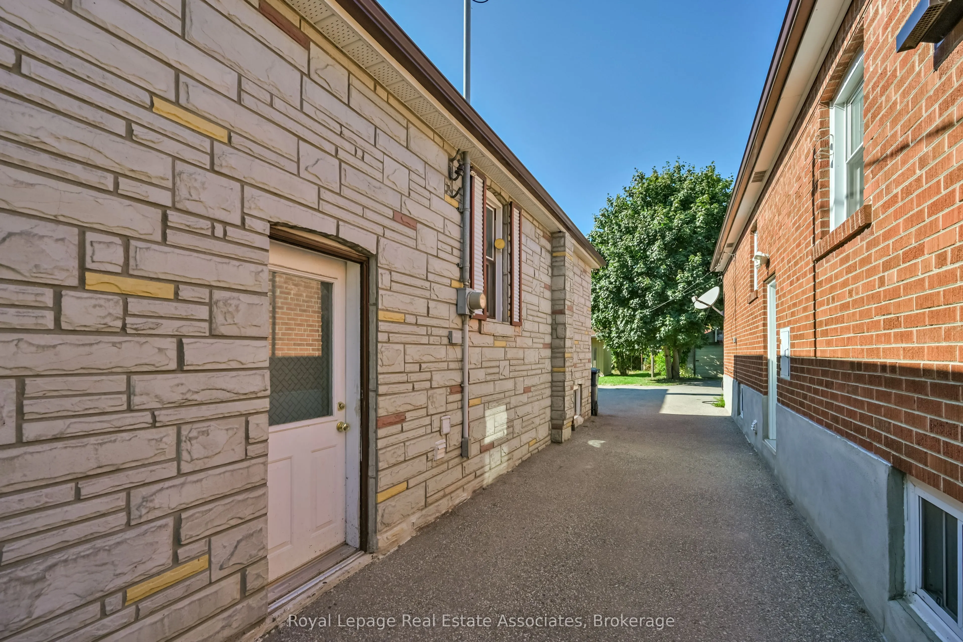 20 East Drive E