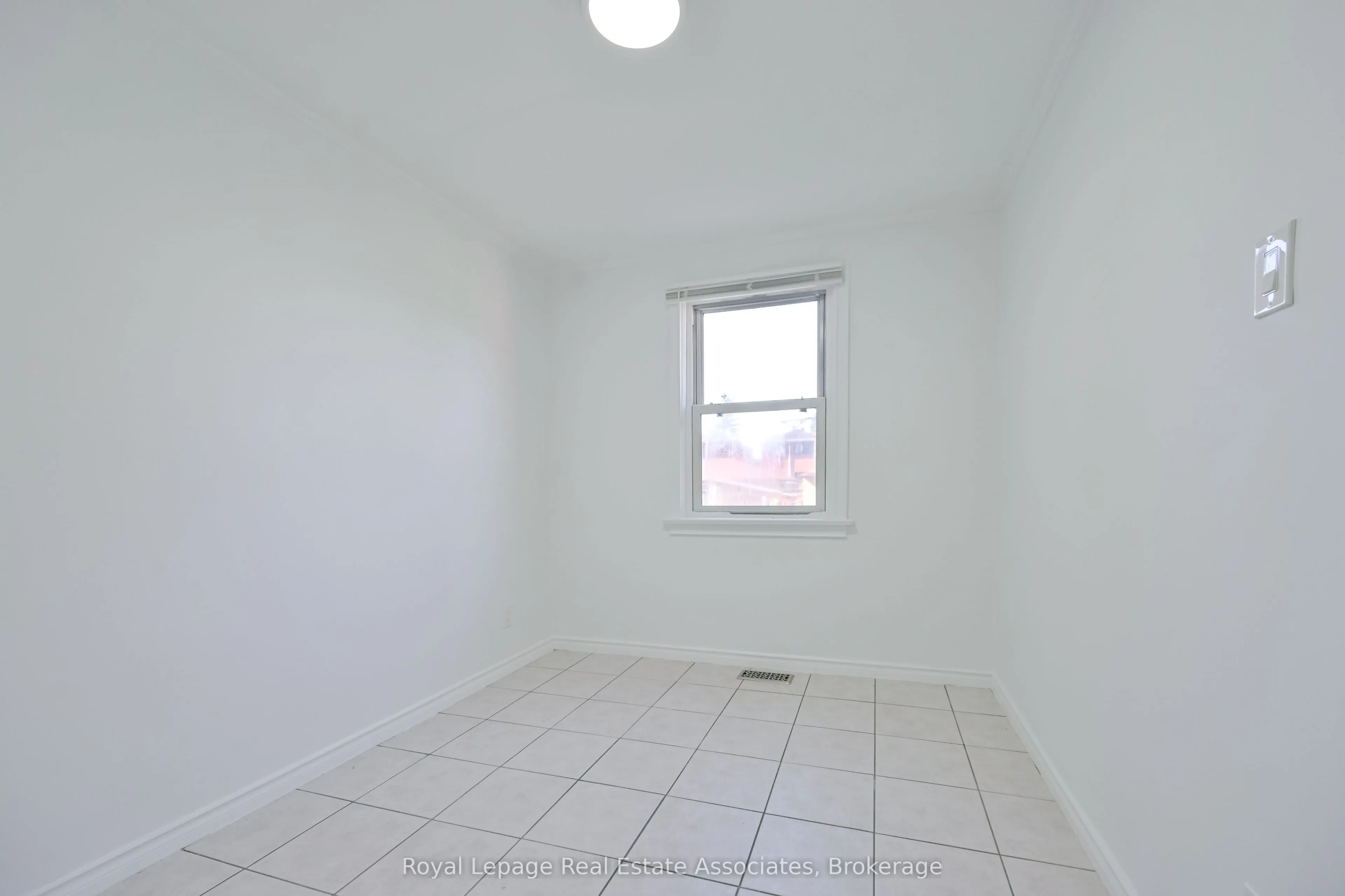 20 East Drive E