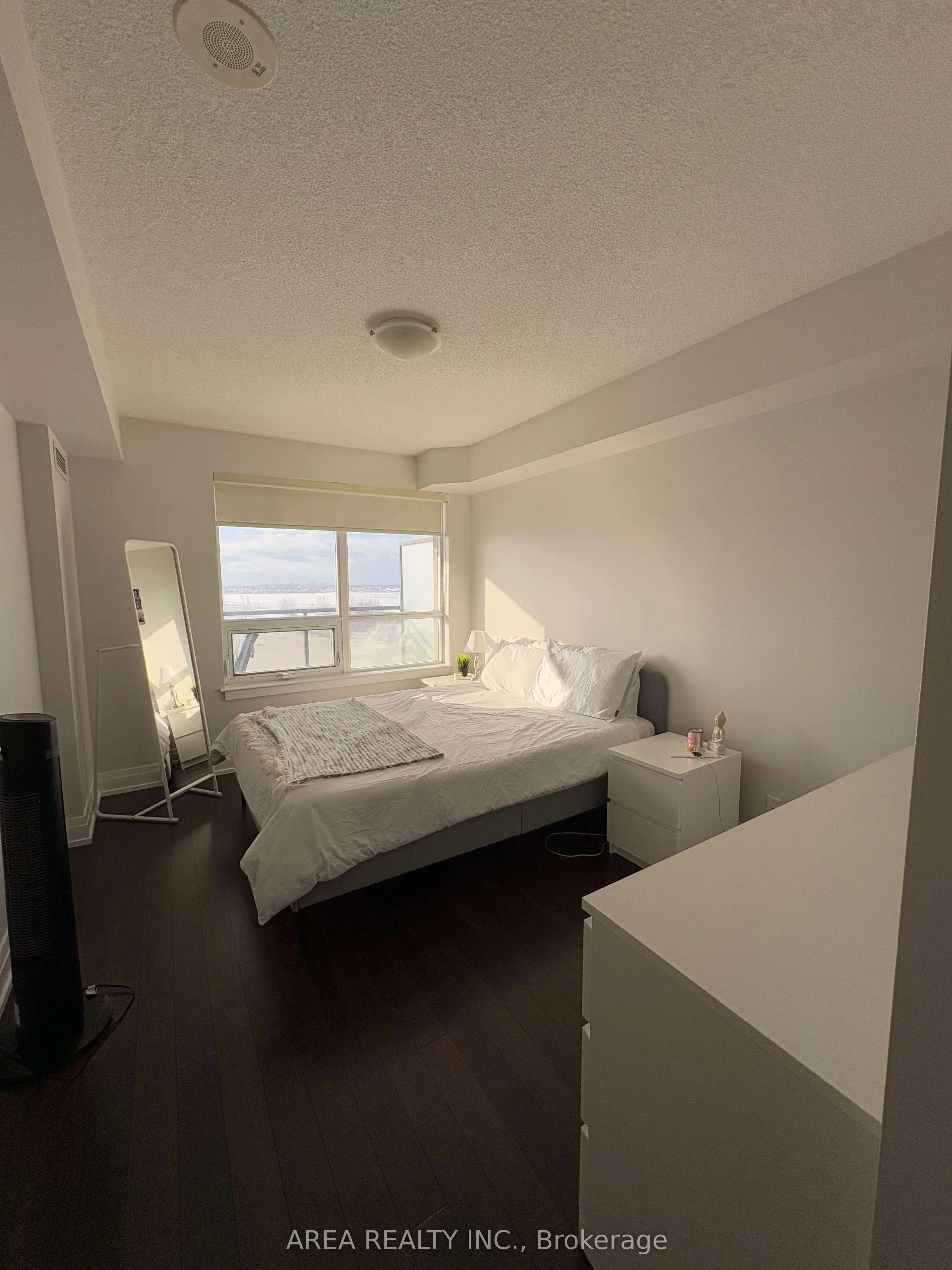 1060 Sheppard Avenue W, #915