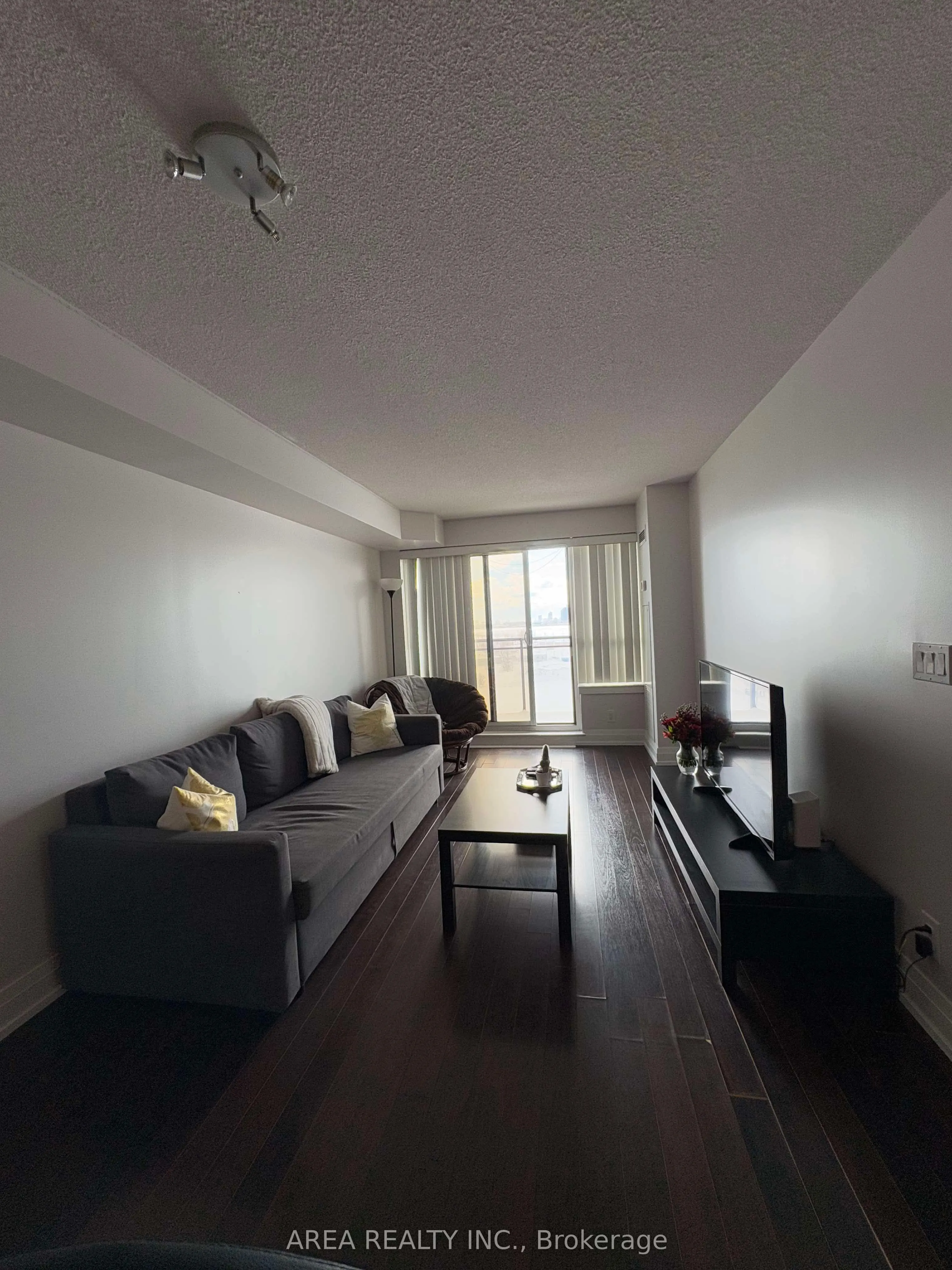 1060 Sheppard Avenue W, #915