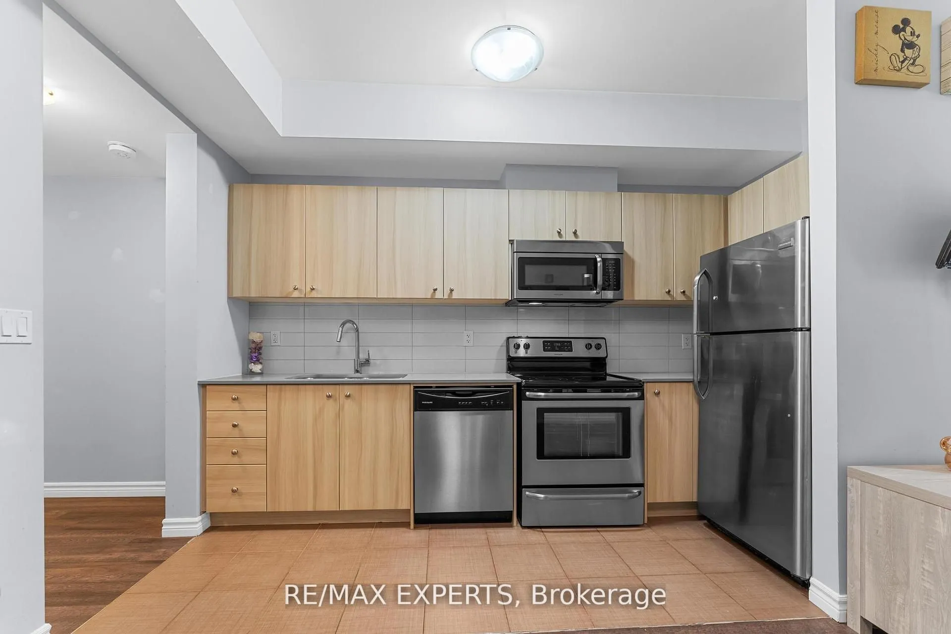 871 Wilson Avenue, #6