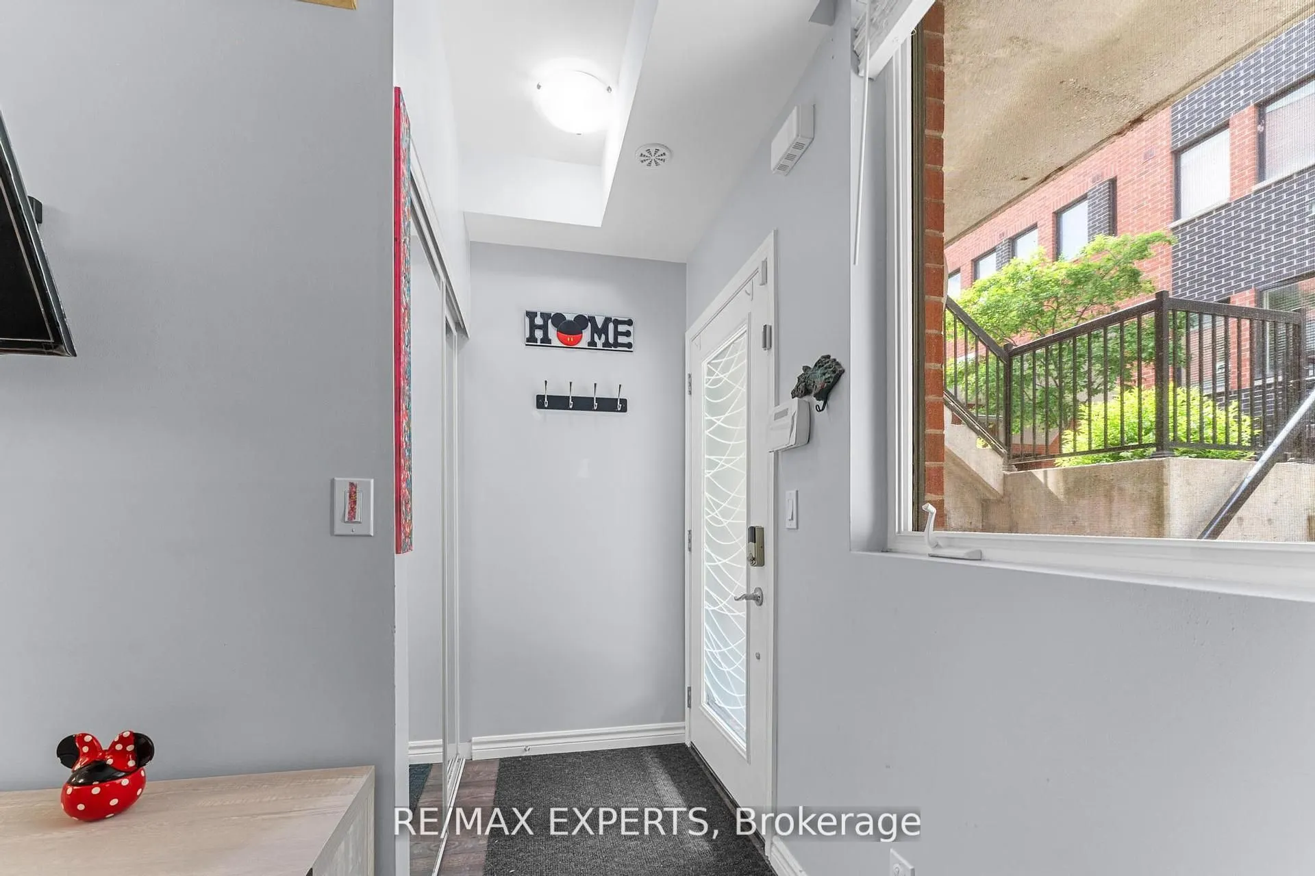 871 Wilson Avenue, #6