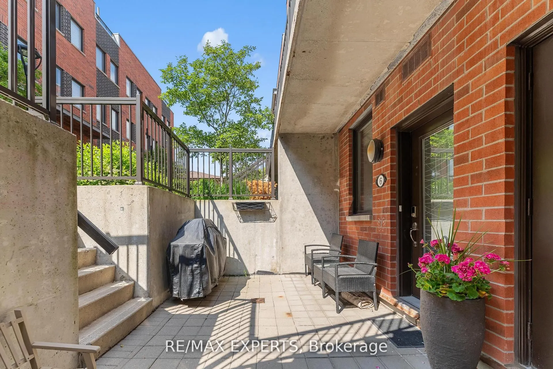 871 Wilson Avenue, #6