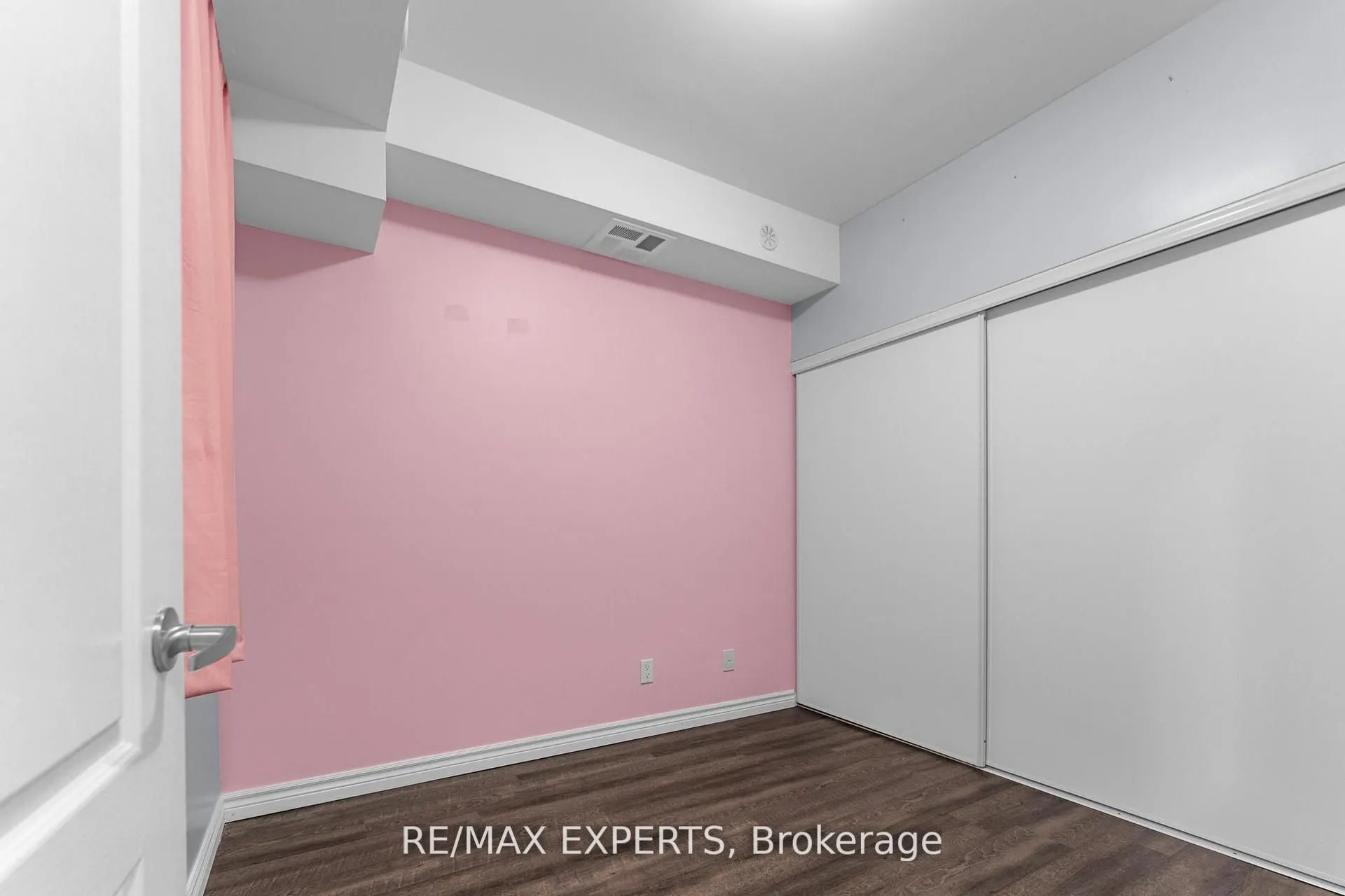 871 Wilson Avenue, #6