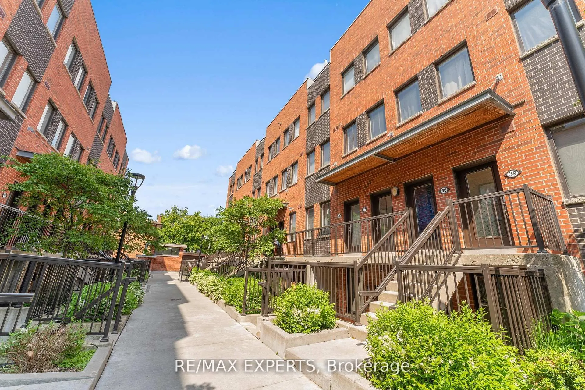 871 Wilson Avenue, #6