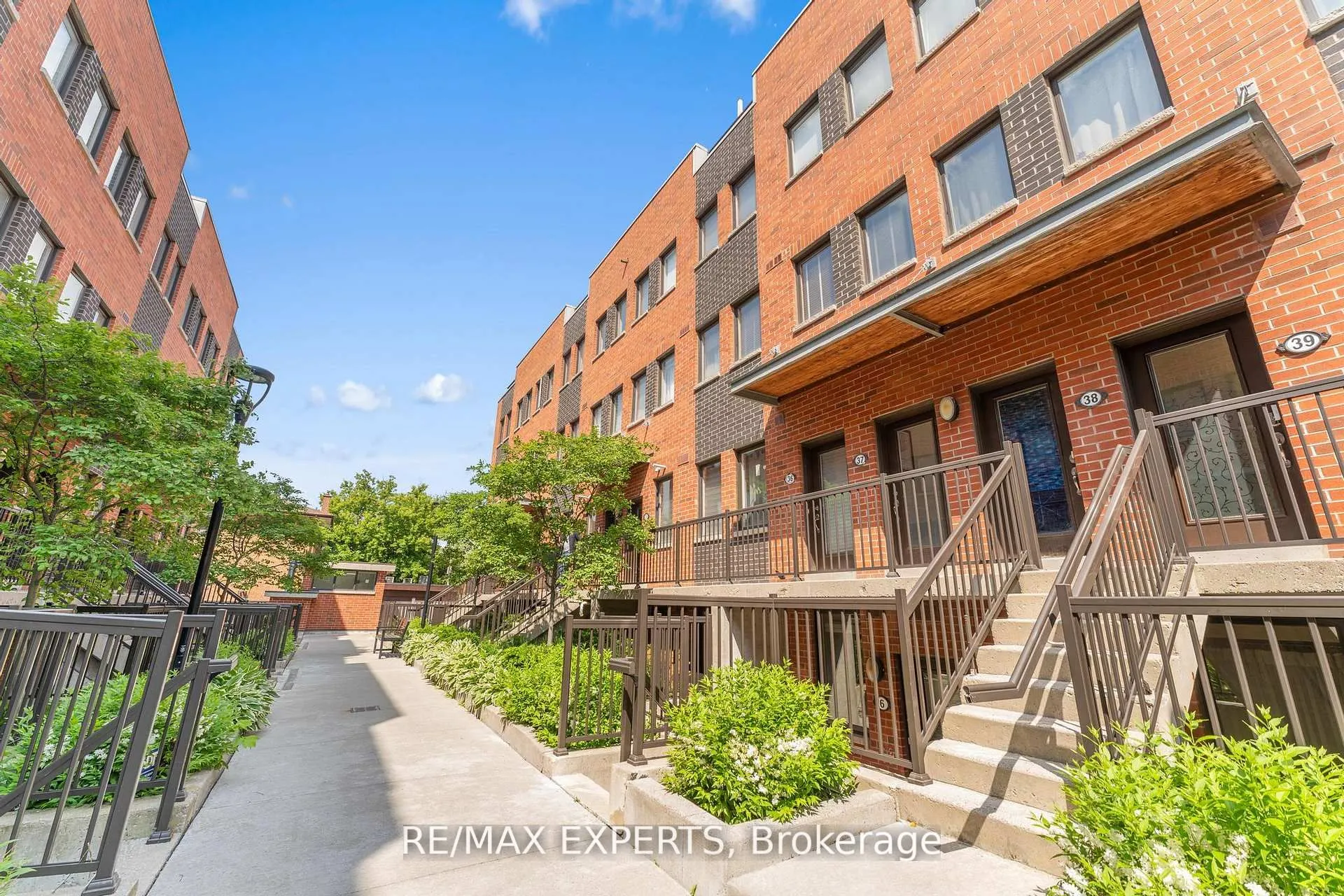 871 Wilson Avenue, #6