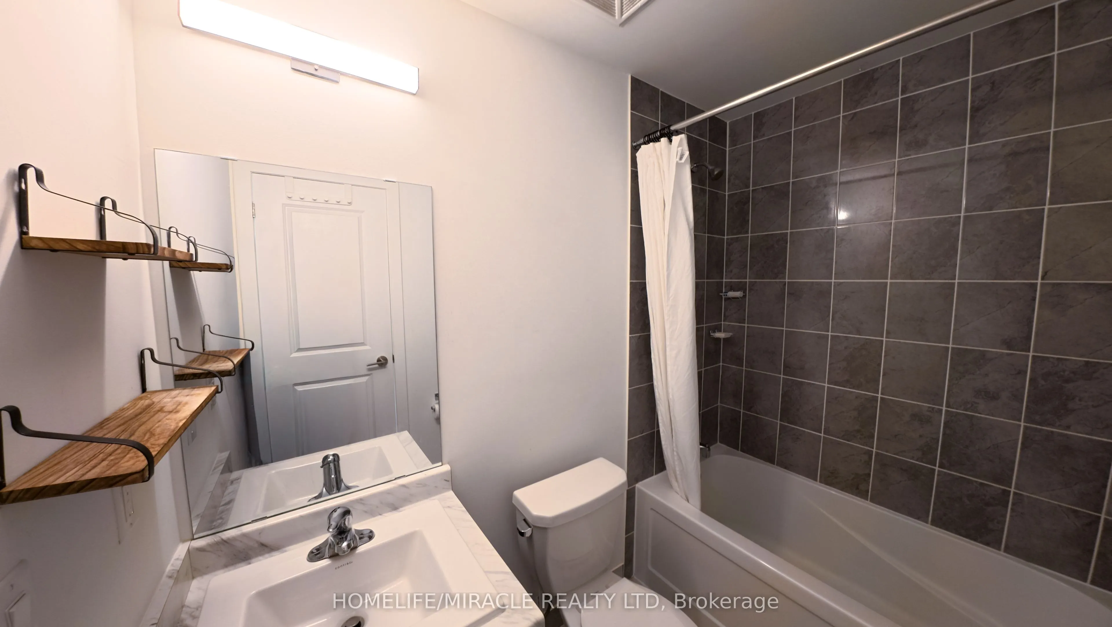 1060 Douglas Mccurdy Comm Road, #134