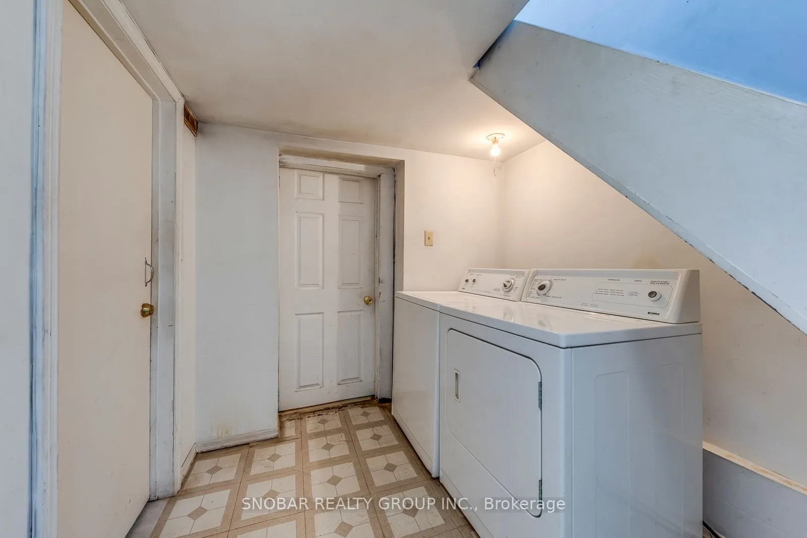 483 Caledonia Road