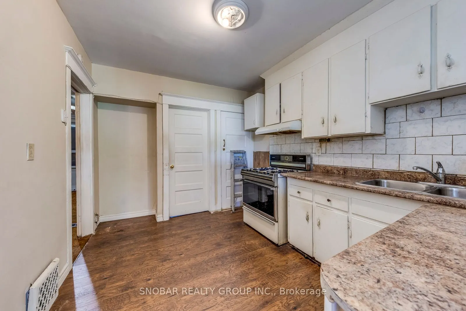 483 Caledonia Road