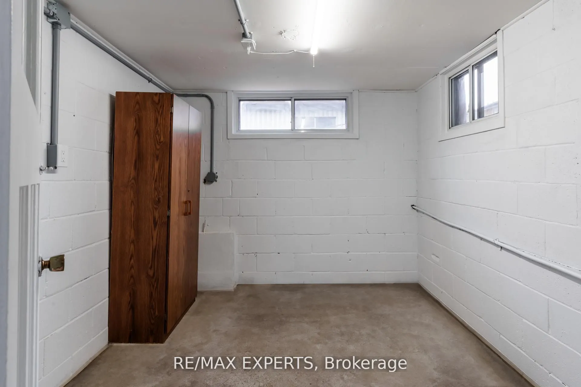 1 Creston Road