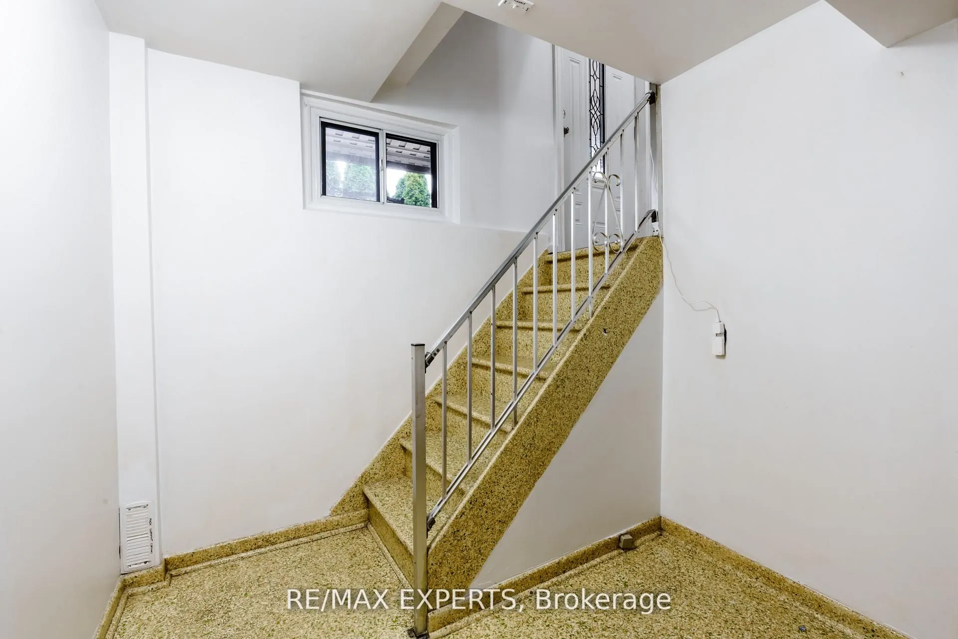 1 Creston Road