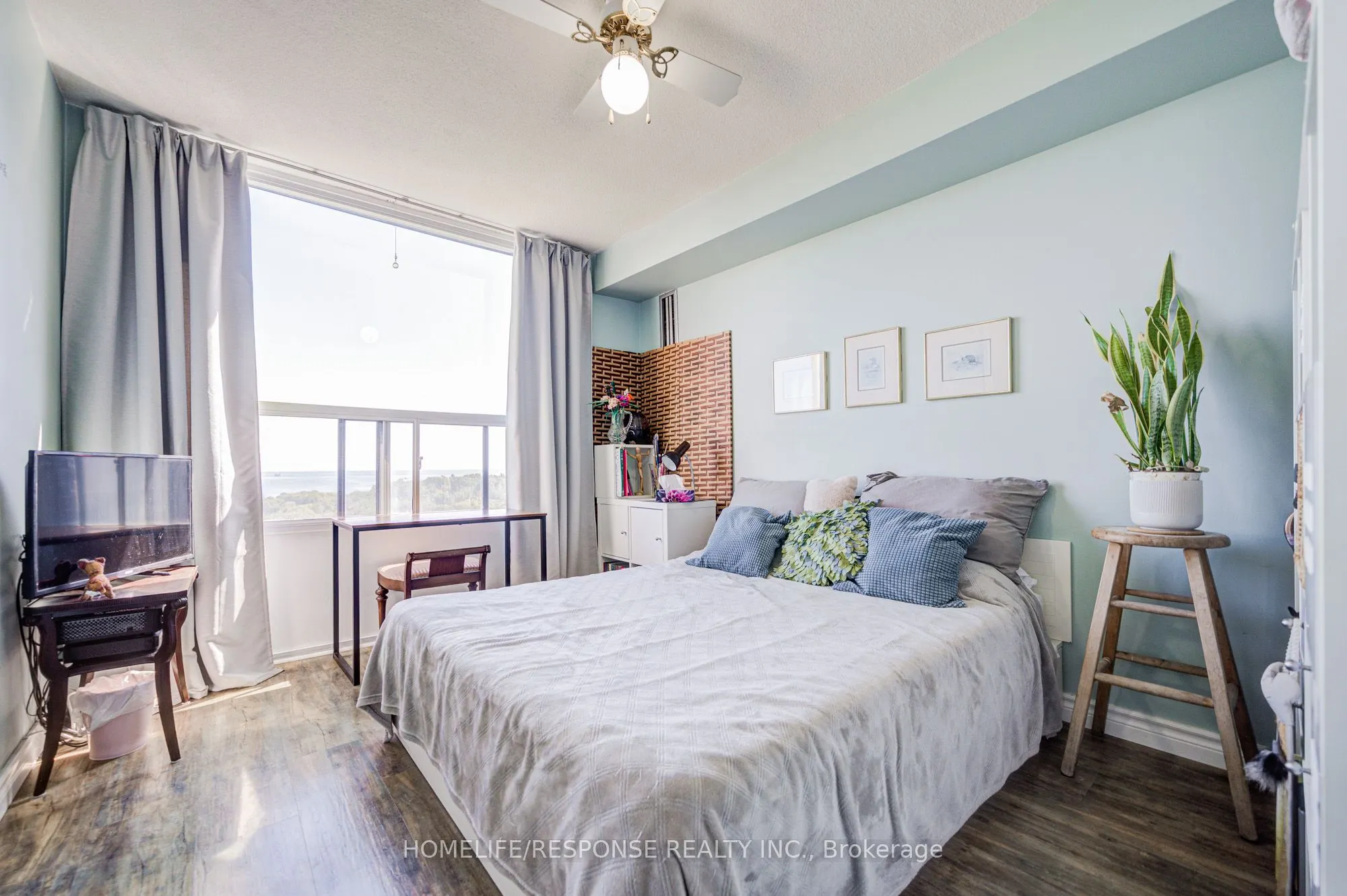 1535 Lakeshore Road, #1401