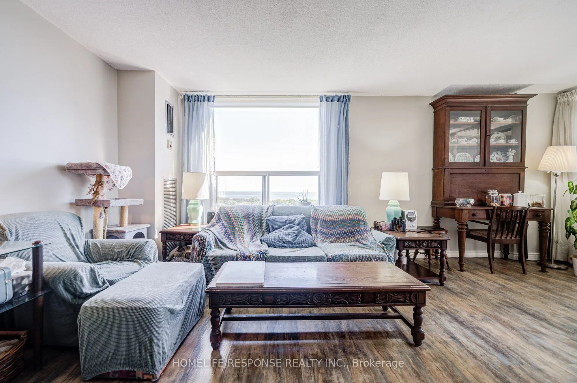 1535 Lakeshore Road, #1401