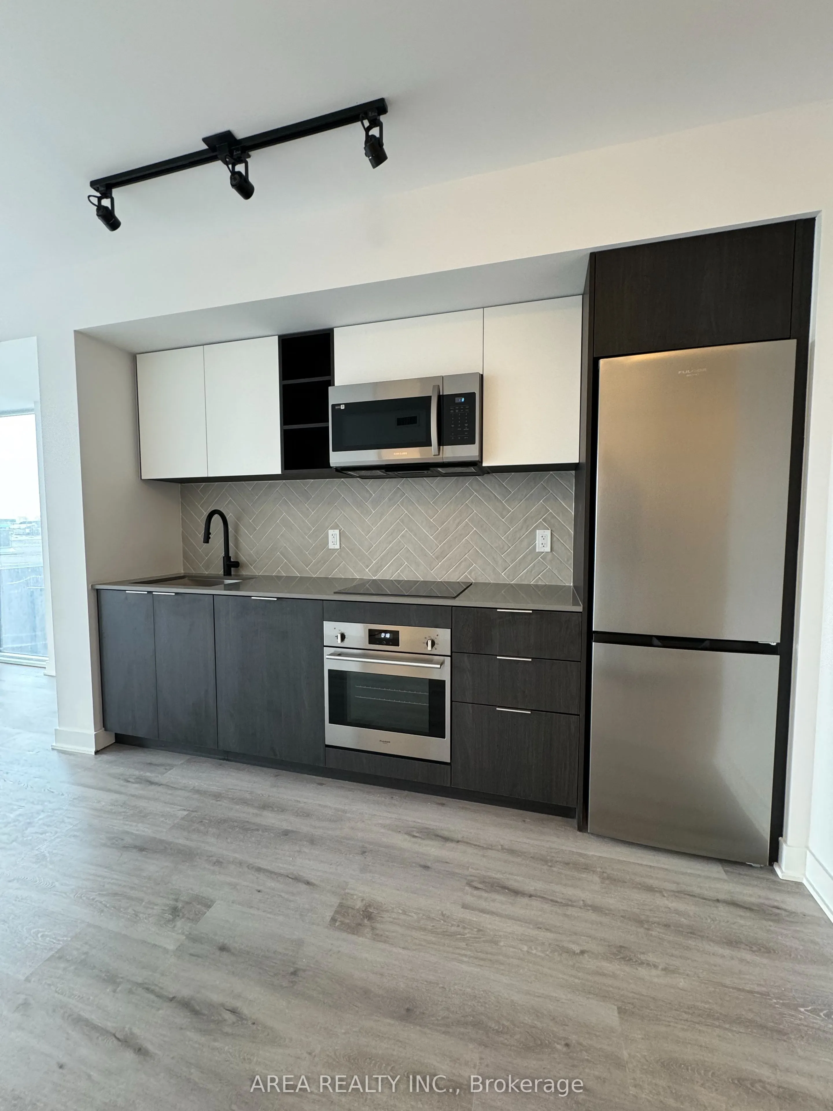 36 Zorra Street, #303