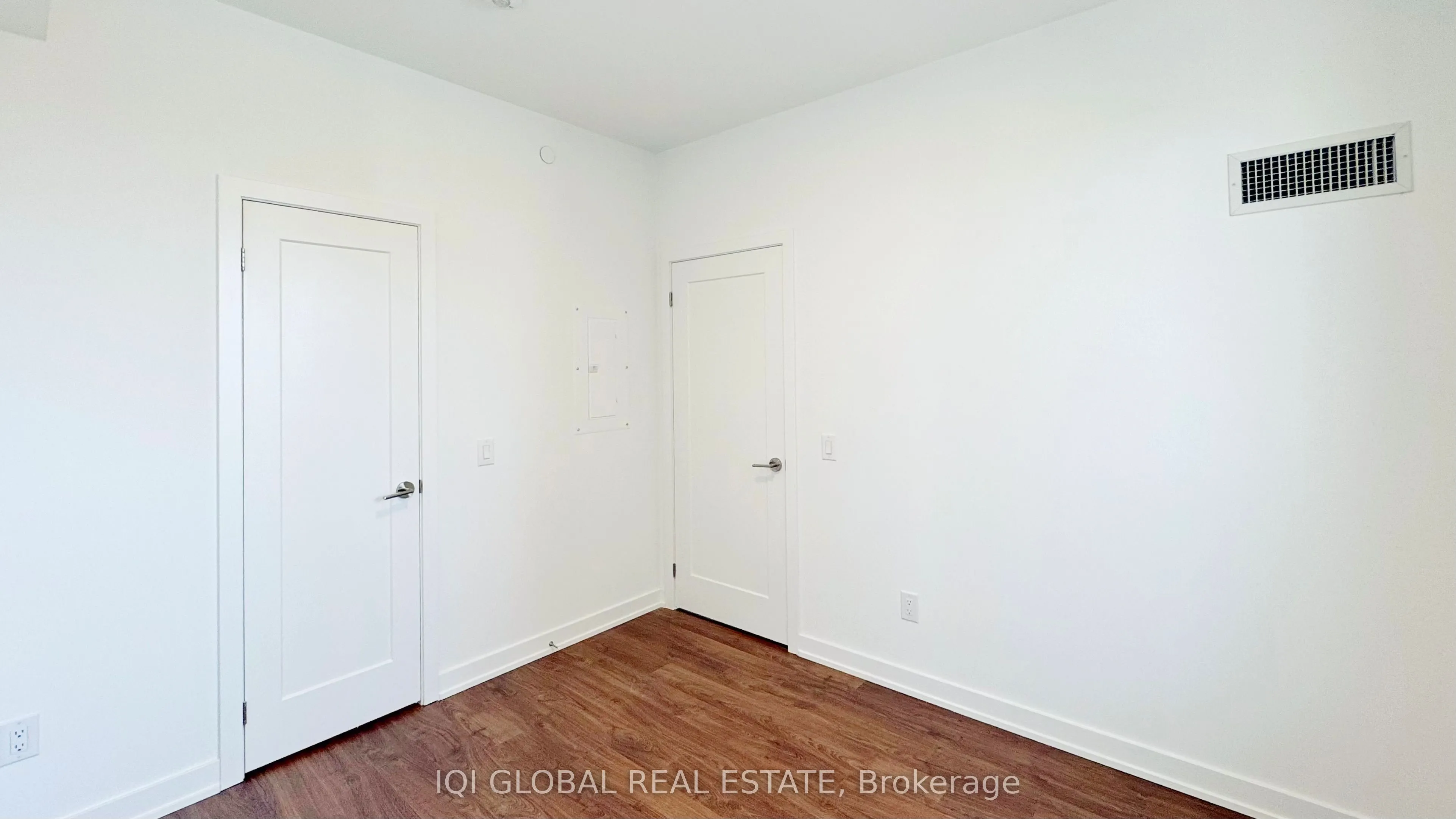 5105 Hurontario Street, #710