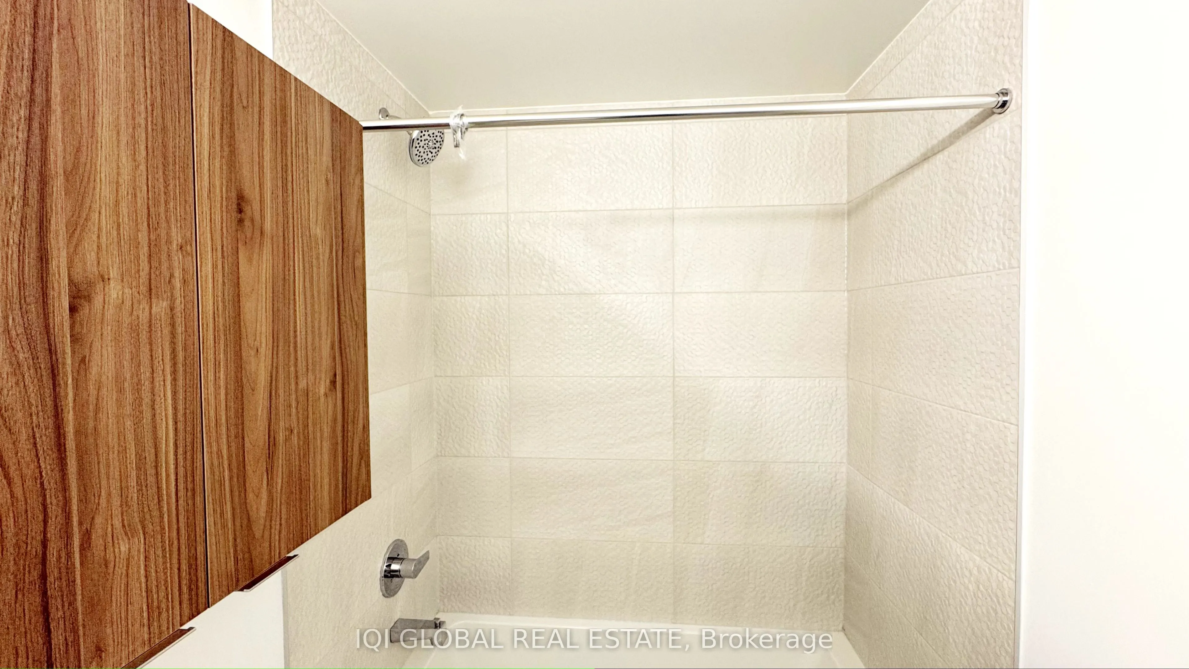 5105 Hurontario Street, #710